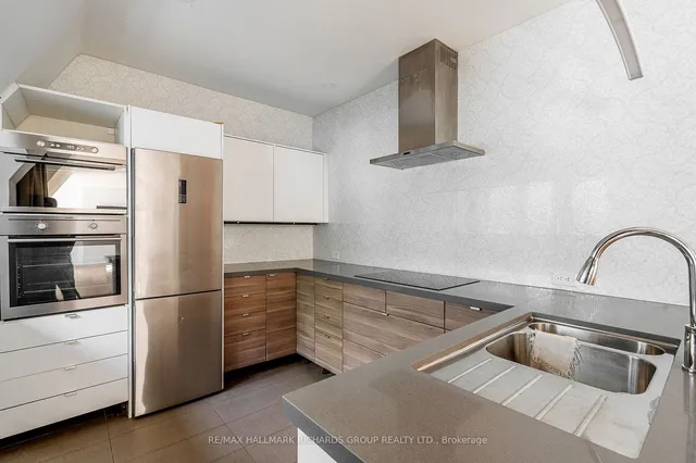 Additional property image - 3025 Queen St