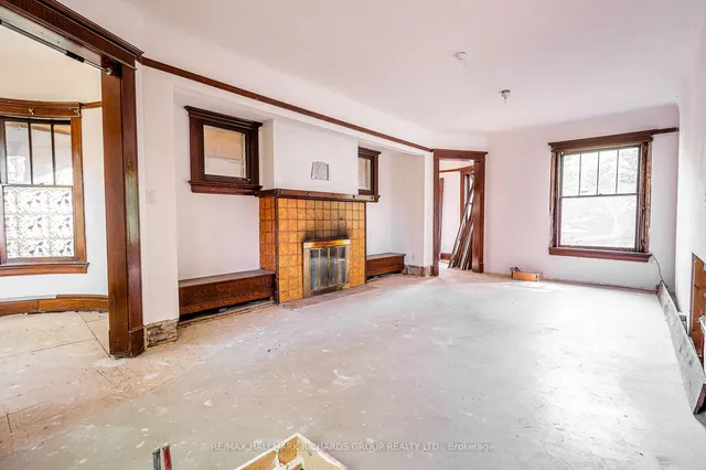 Additional property image - 3025 Queen St