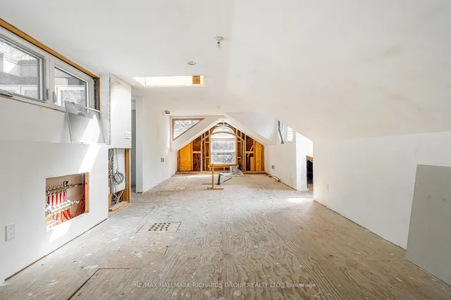 Additional property image - 3025 Queen St