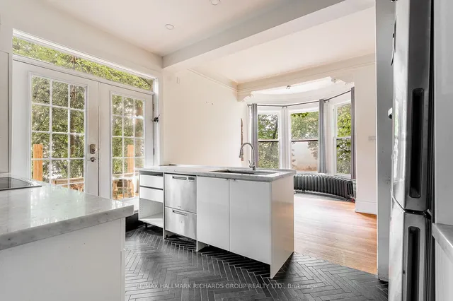 Additional property image - 3025 Queen St
