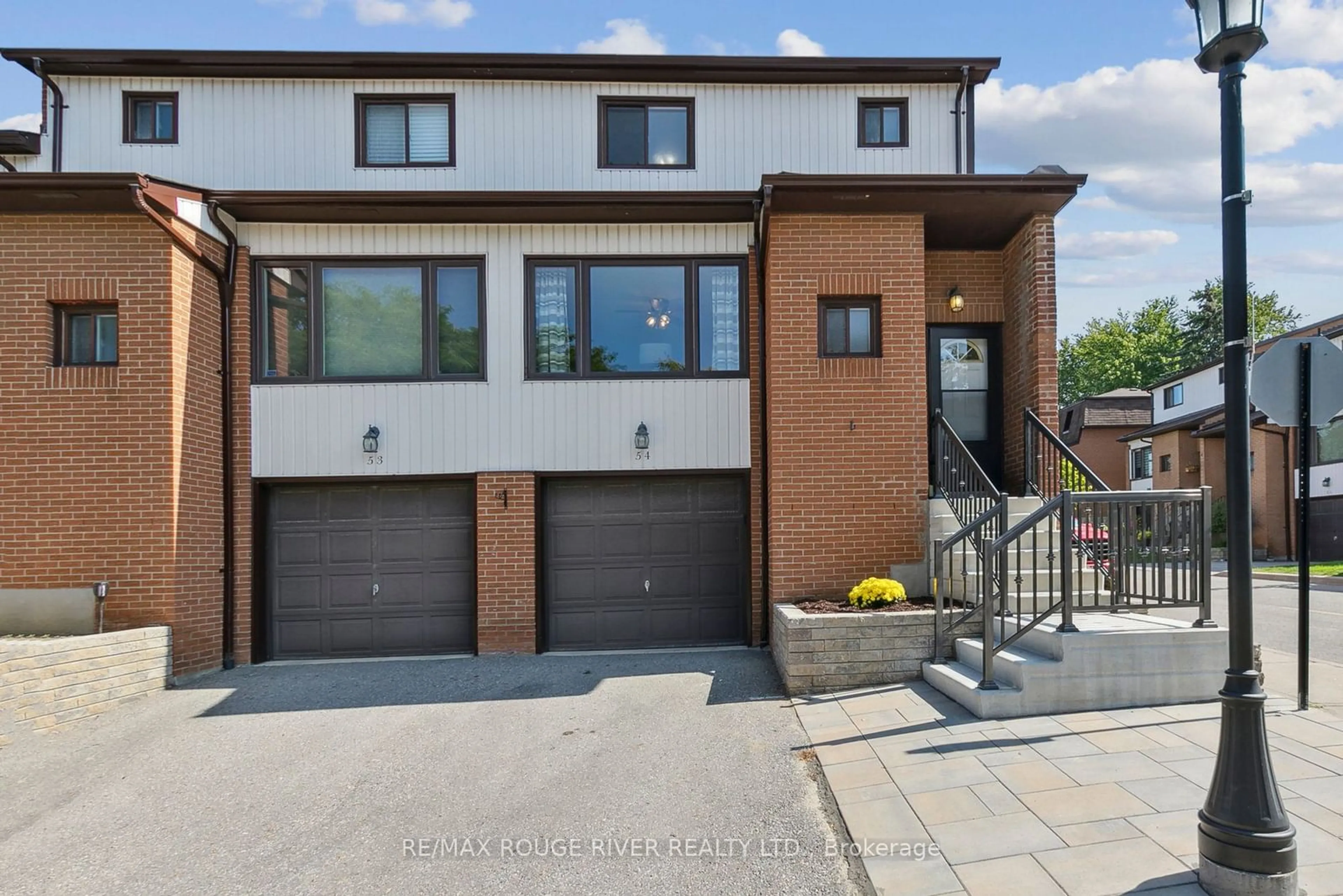 Home with brick exterior material for 765 Oklahoma Dr #54, Pickering Ontario L1W 3C9