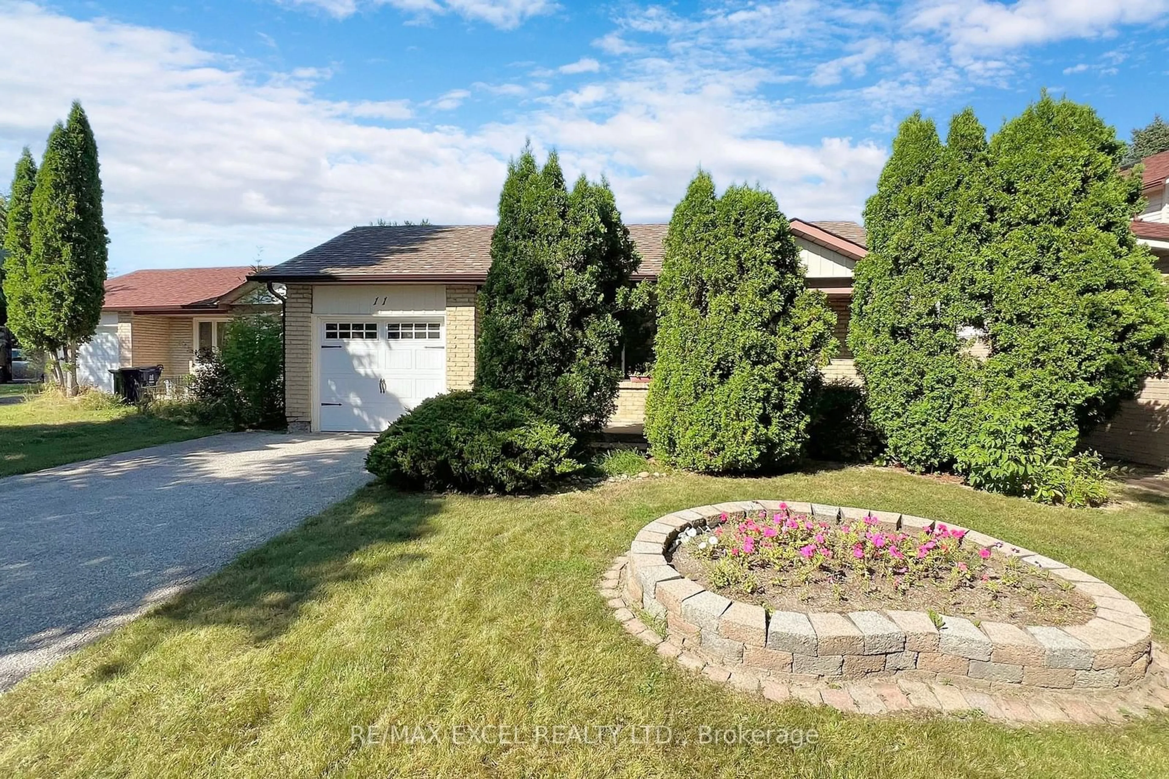 Frontside or backside of a home for 11 Whistling Hills Dr, Toronto Ontario M1V 2B6