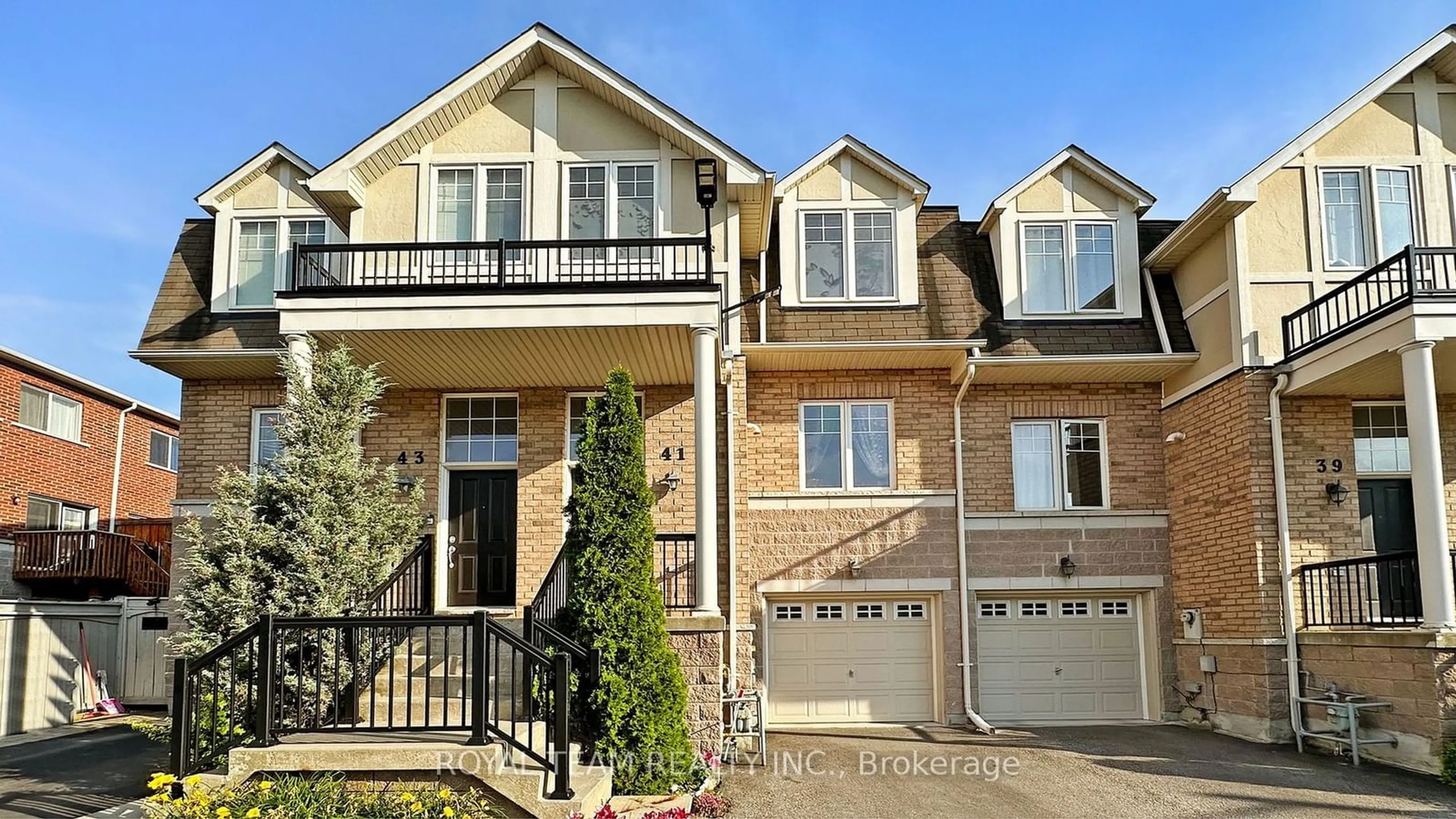 A pic from exterior of the house or condo for 41 Bell Estate Rd, Toronto Ontario M1L 0G5