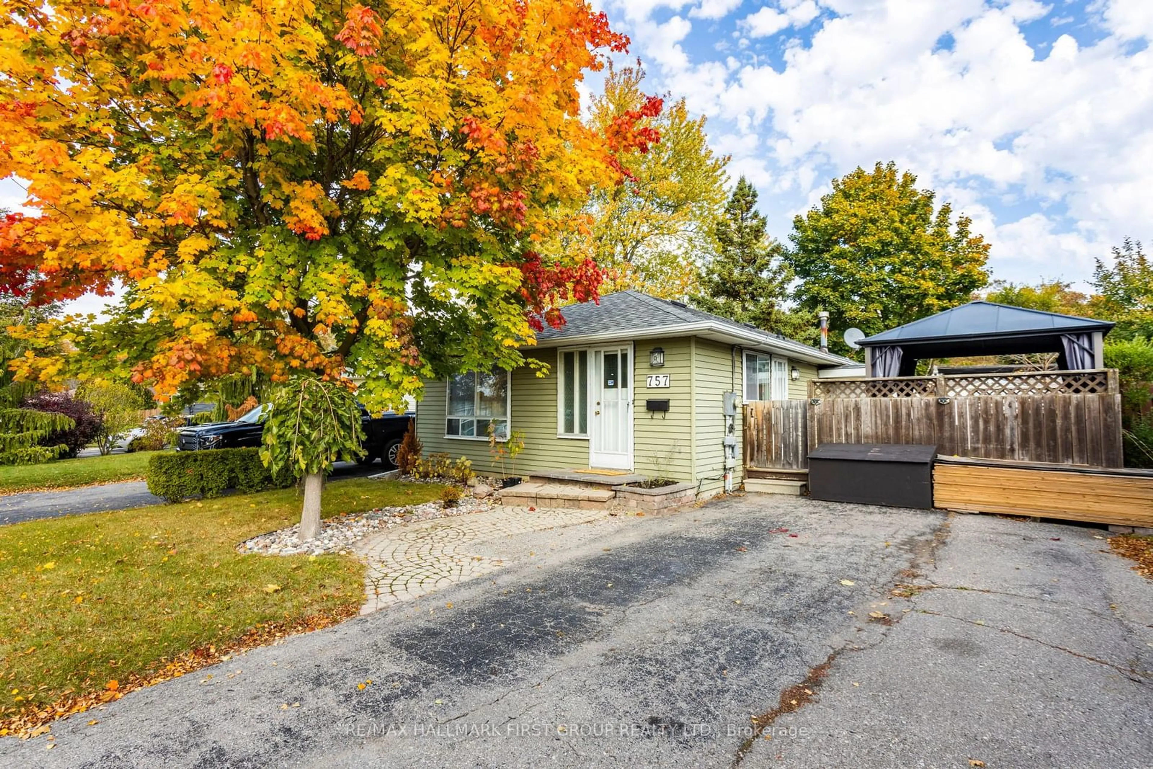 Cottage for 757 Edna Crt, Oshawa Ontario L1H 7X8