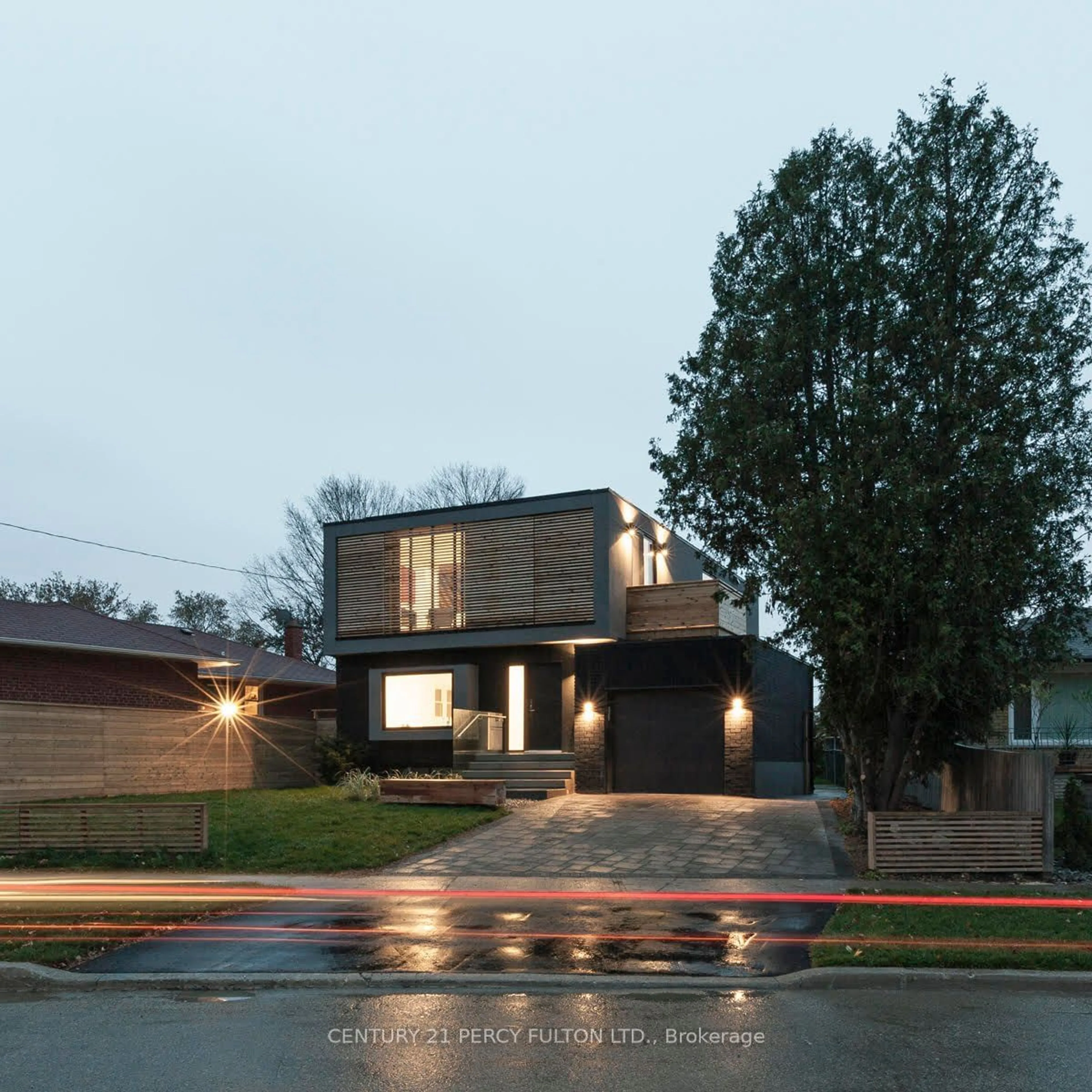 Frontside or backside of a home, the street view for 33 Graylee Ave, Toronto Ontario M1J 1M7