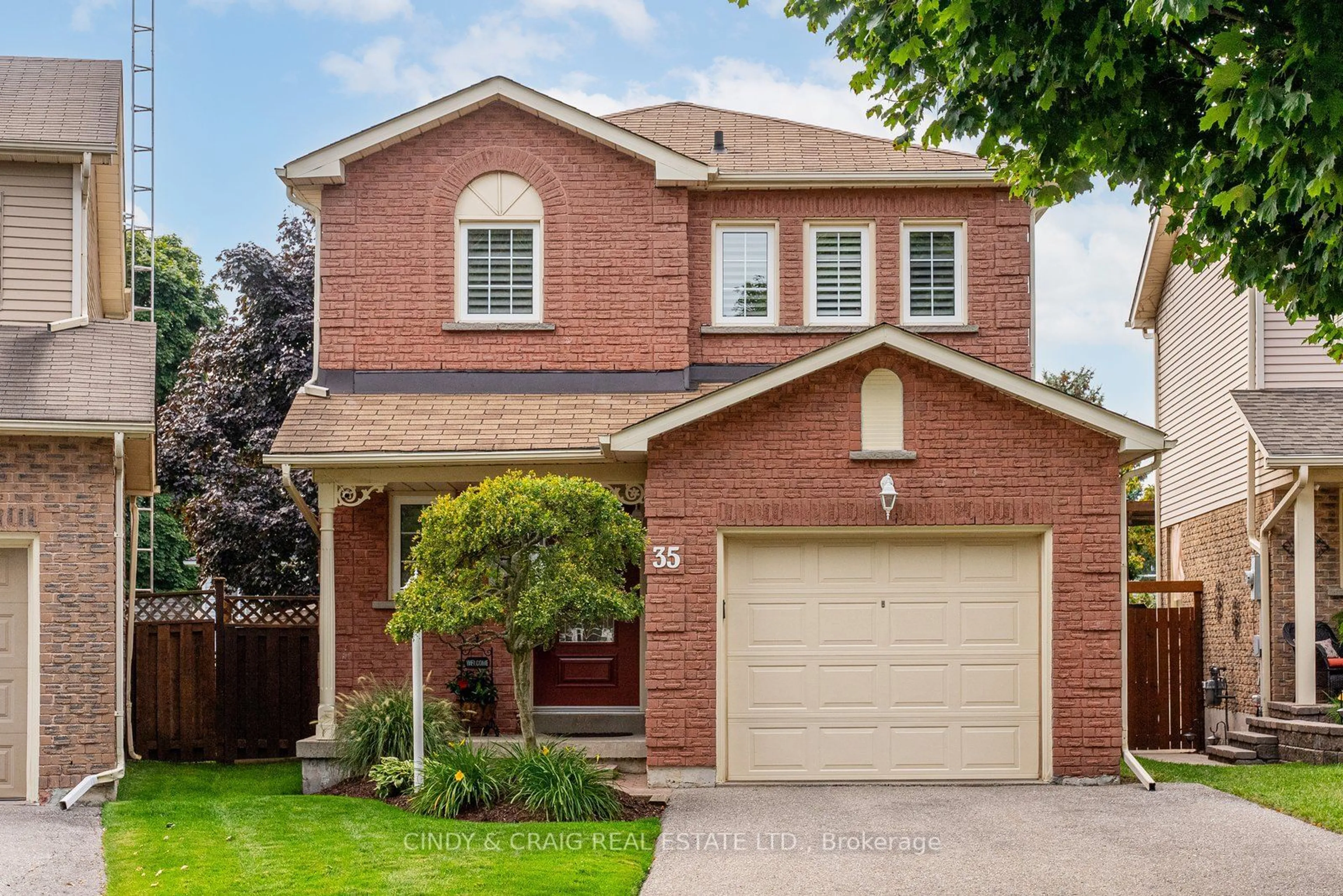 Home with brick exterior material for 35 Windham Cres, Clarington Ontario L1E 1Y3