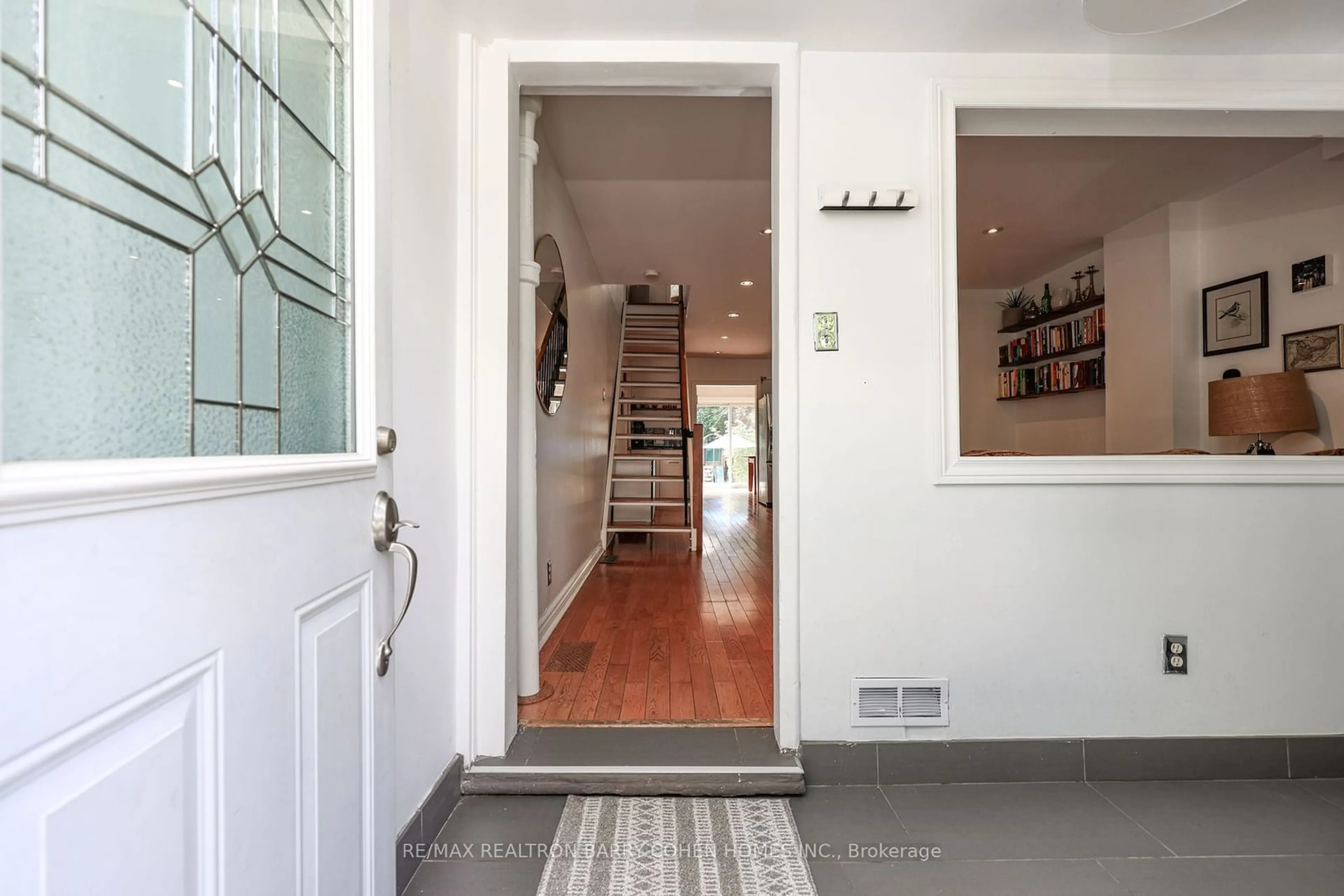 Indoor entryway for 234 Glebemount Ave, Toronto Ontario M4C 3T4