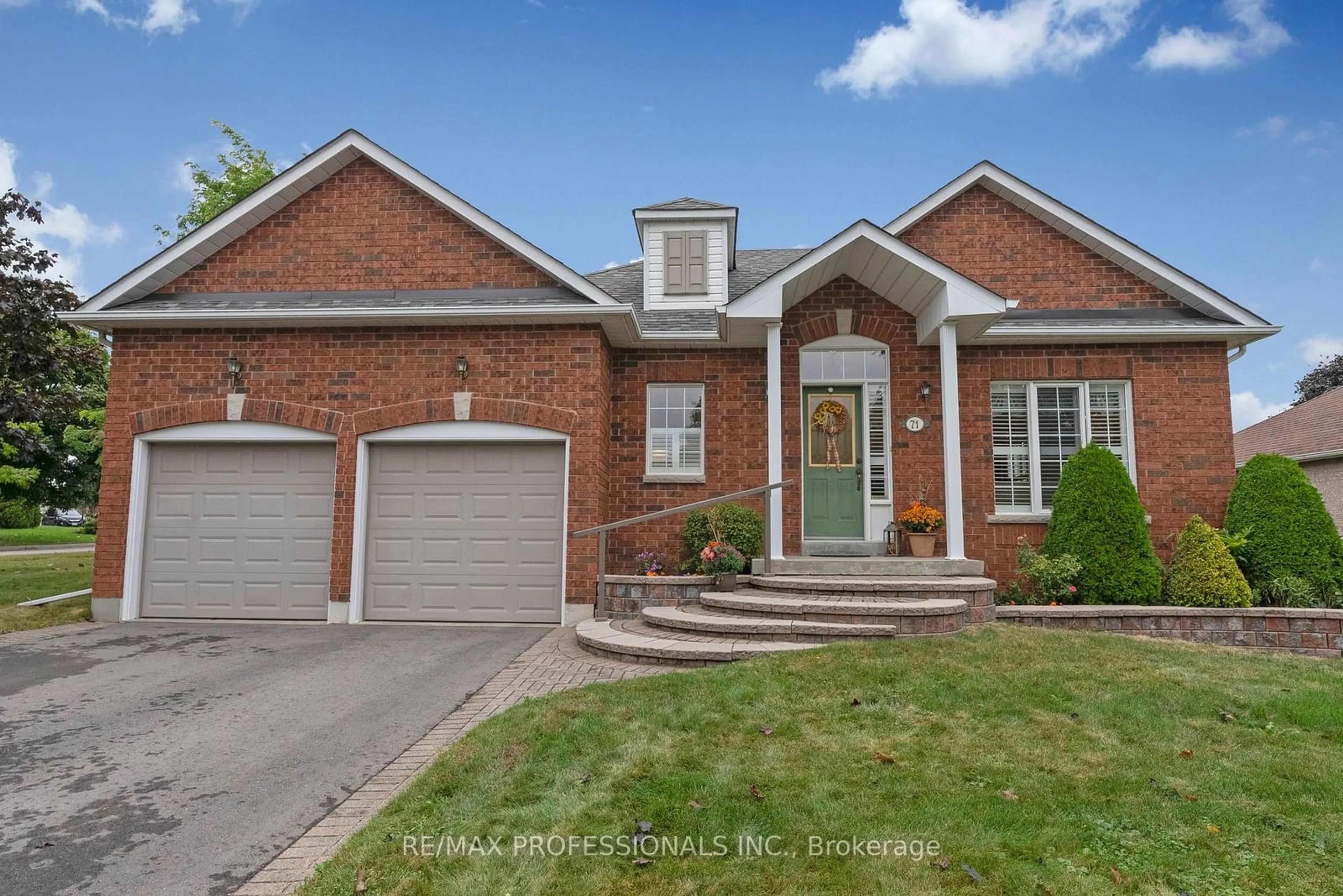 Home with brick exterior material for 71 Country Estates Dr, Scugog Ontario L9L 1S3