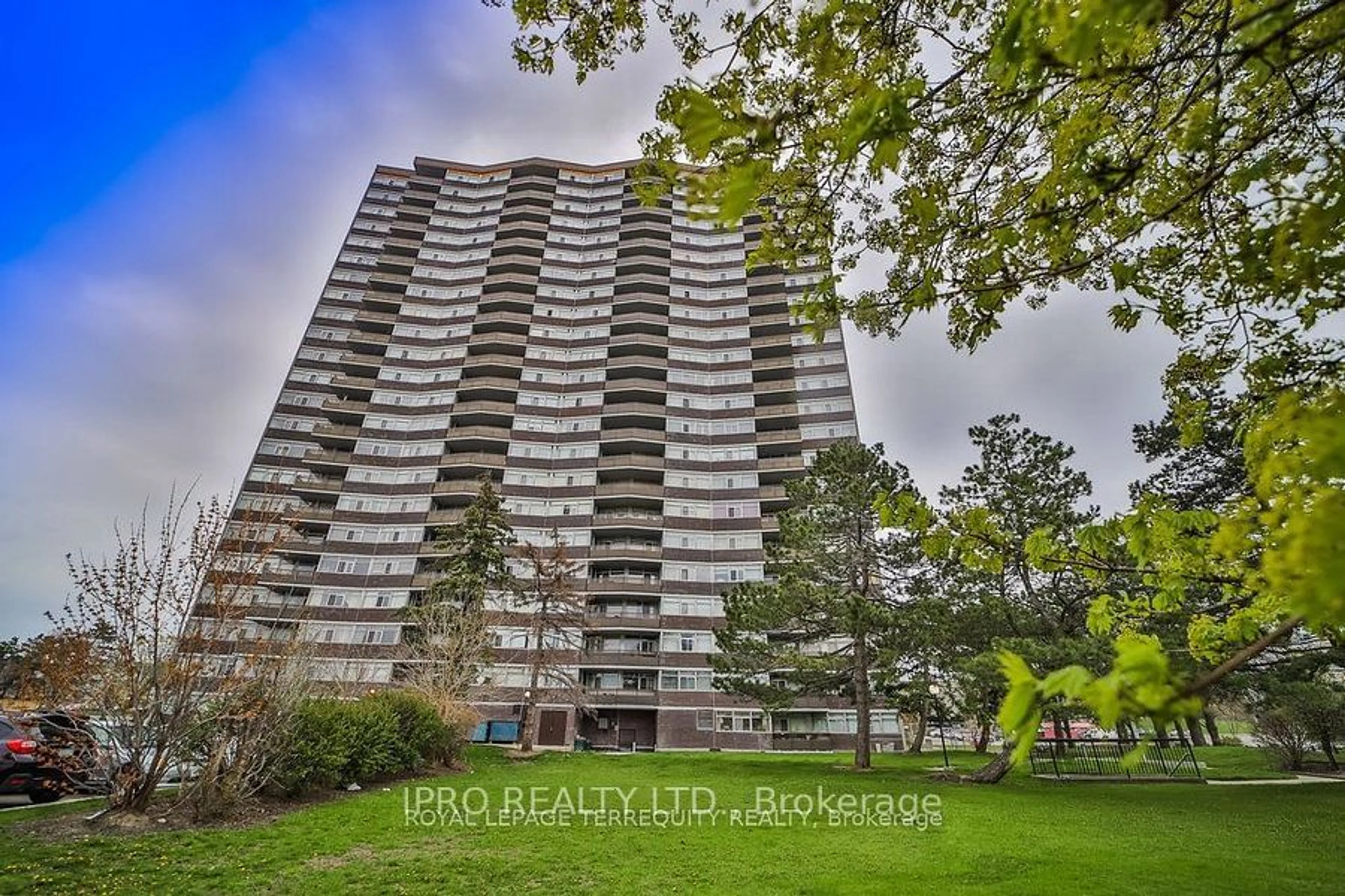 A pic from exterior of the house or condo for 3151 Bridletown Circ #1607, Toronto Ontario M1W 2T1