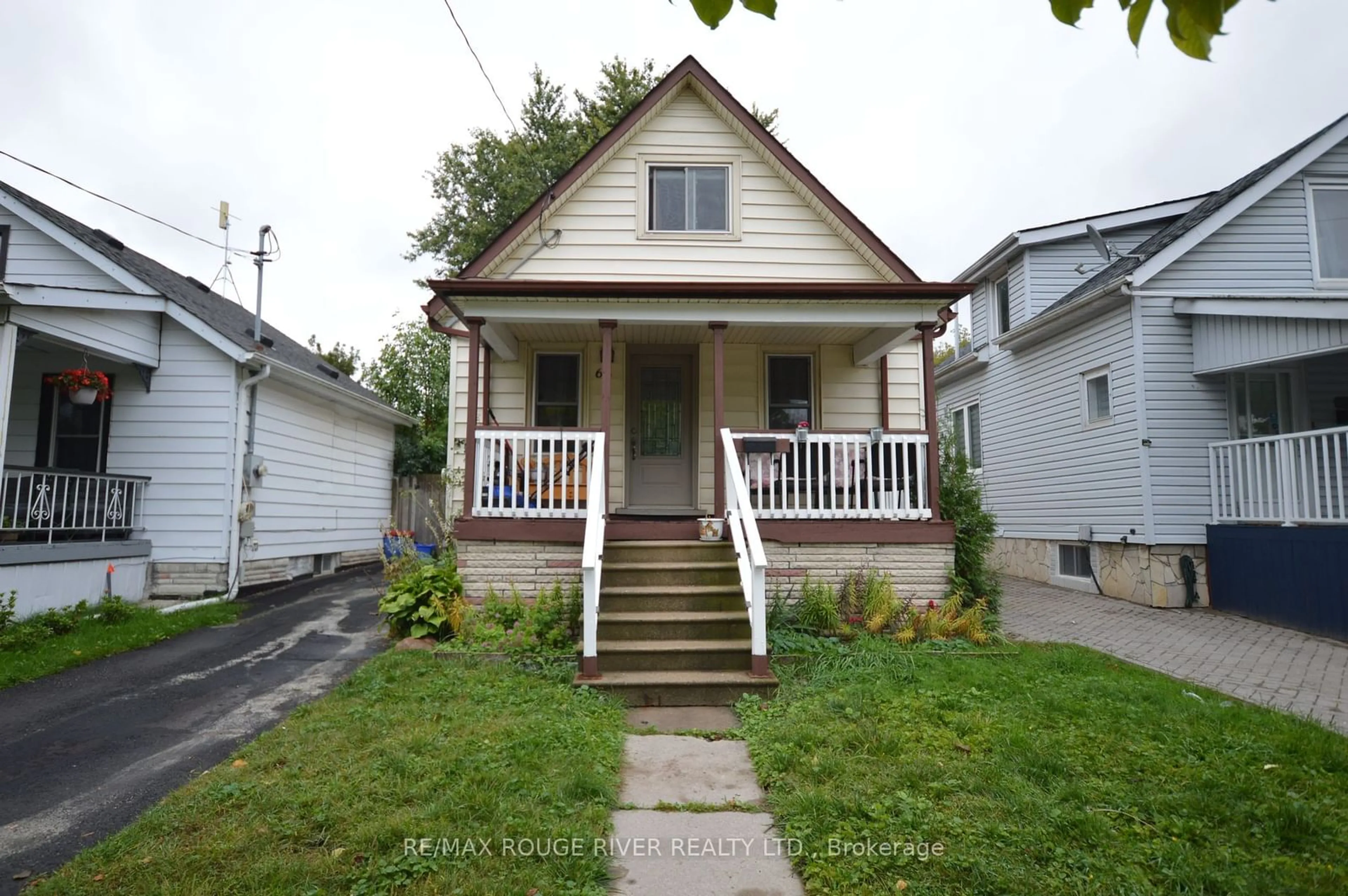 Frontside or backside of a home, cottage for 68 Montrave Ave, Oshawa Ontario L1J 4R7