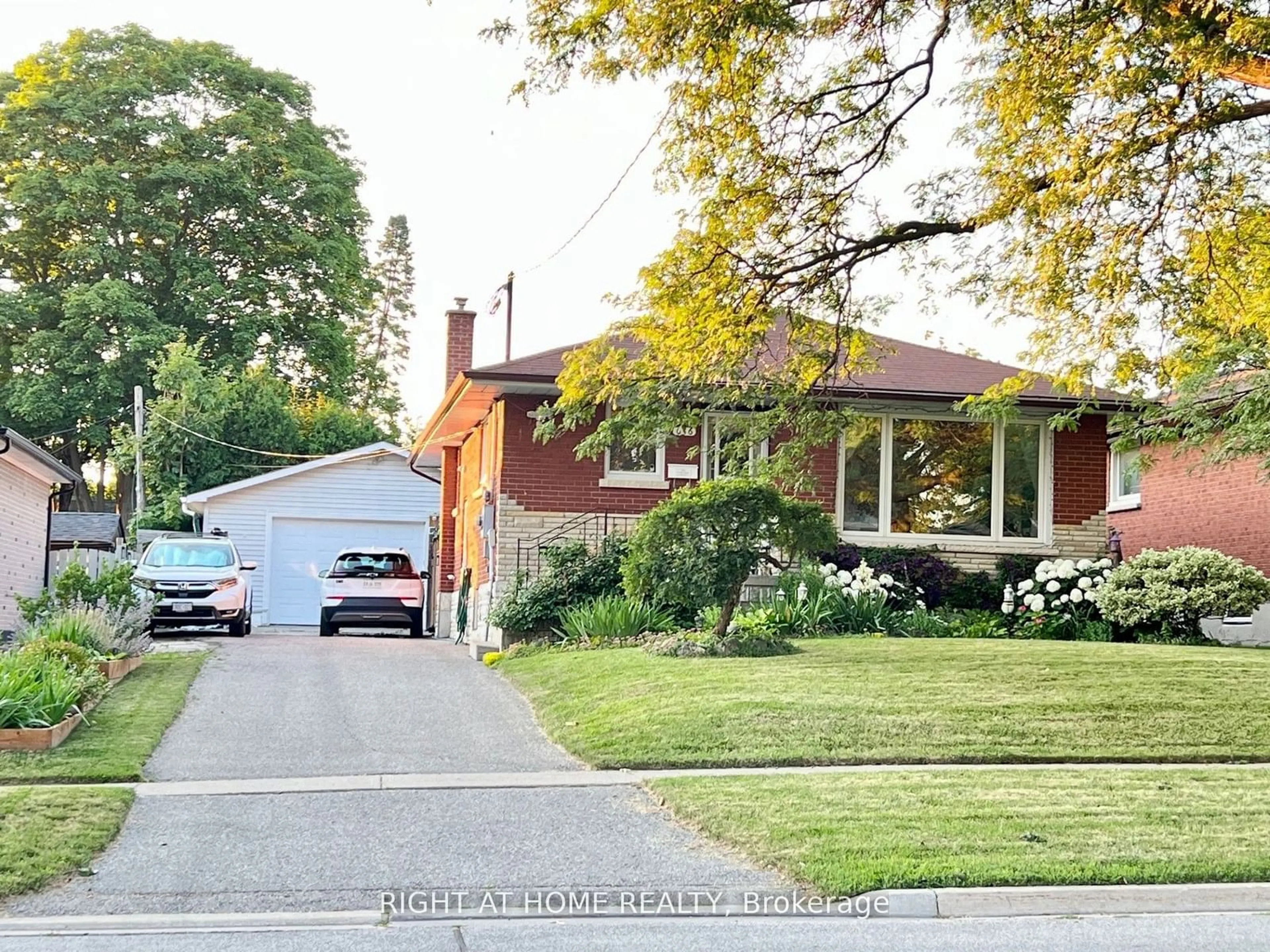 Frontside or backside of a home for 636 Shakespeare Ave, Oshawa Ontario L1H 3H9