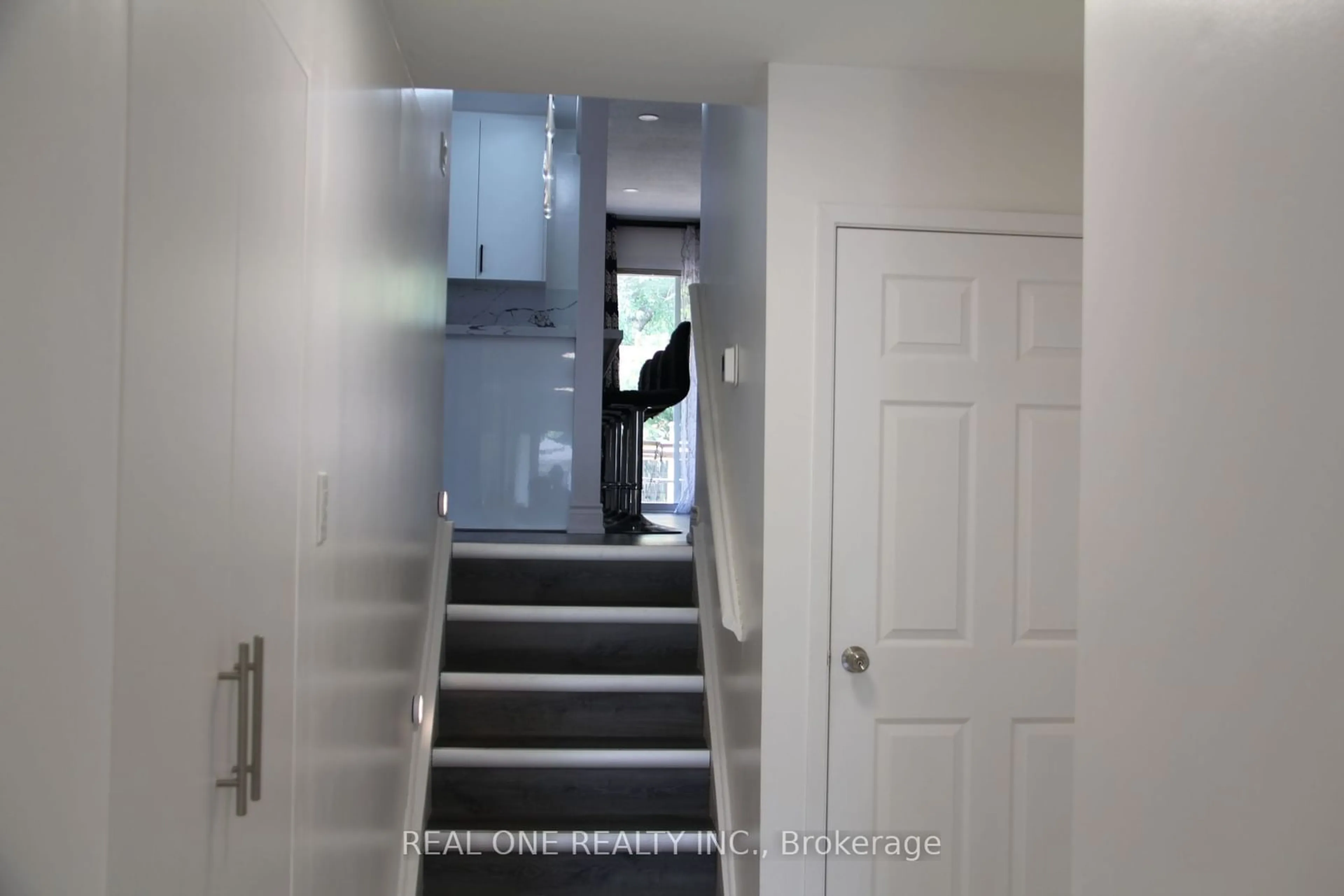 Indoor entryway, not visible floor for 62 Glenstroke Dr, Toronto Ontario M1S 2Z9