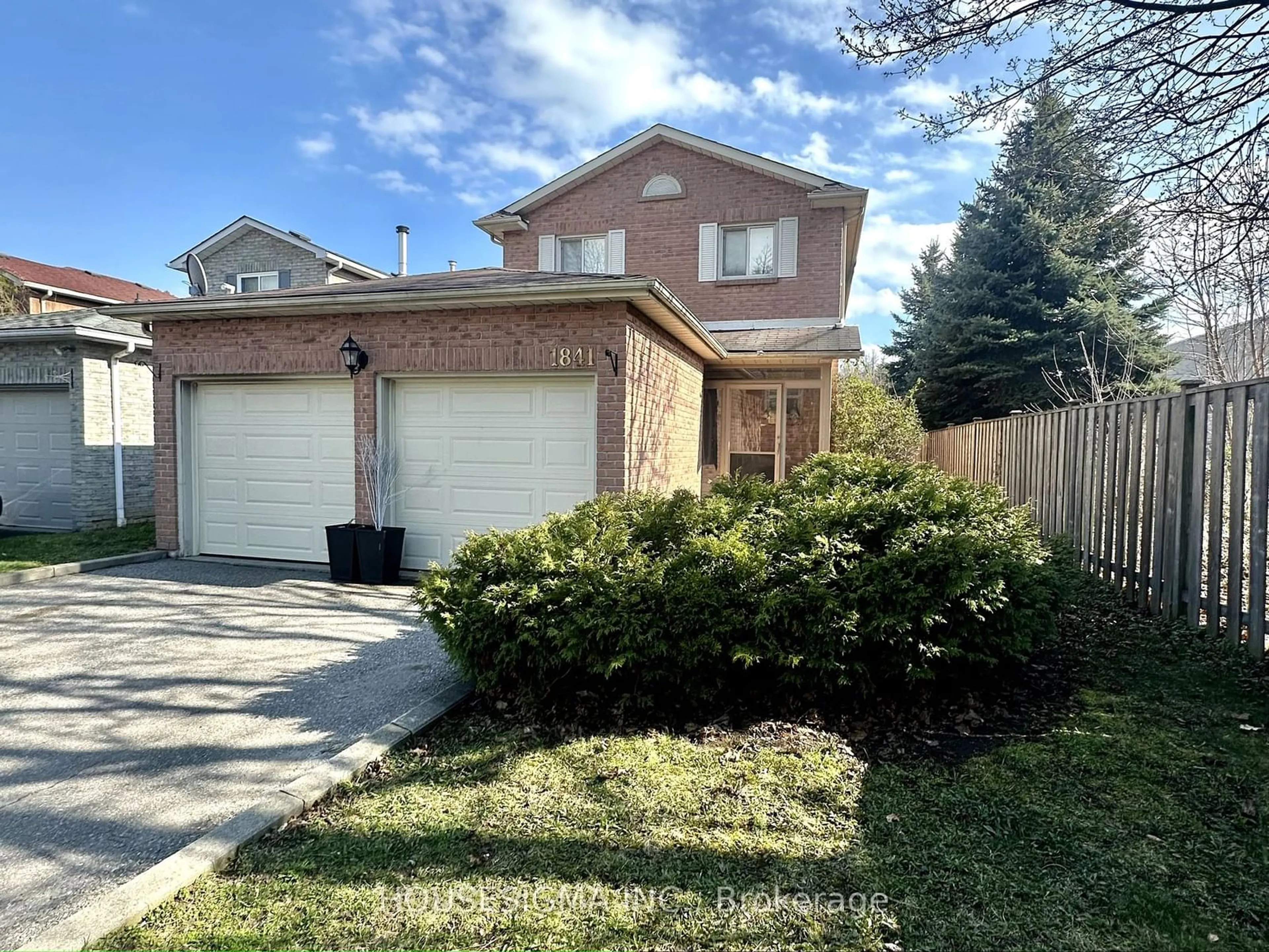 A pic from exterior of the house or condo, the fenced backyard for 1841 Banbury Crt, Pickering Ontario L1V 6H3