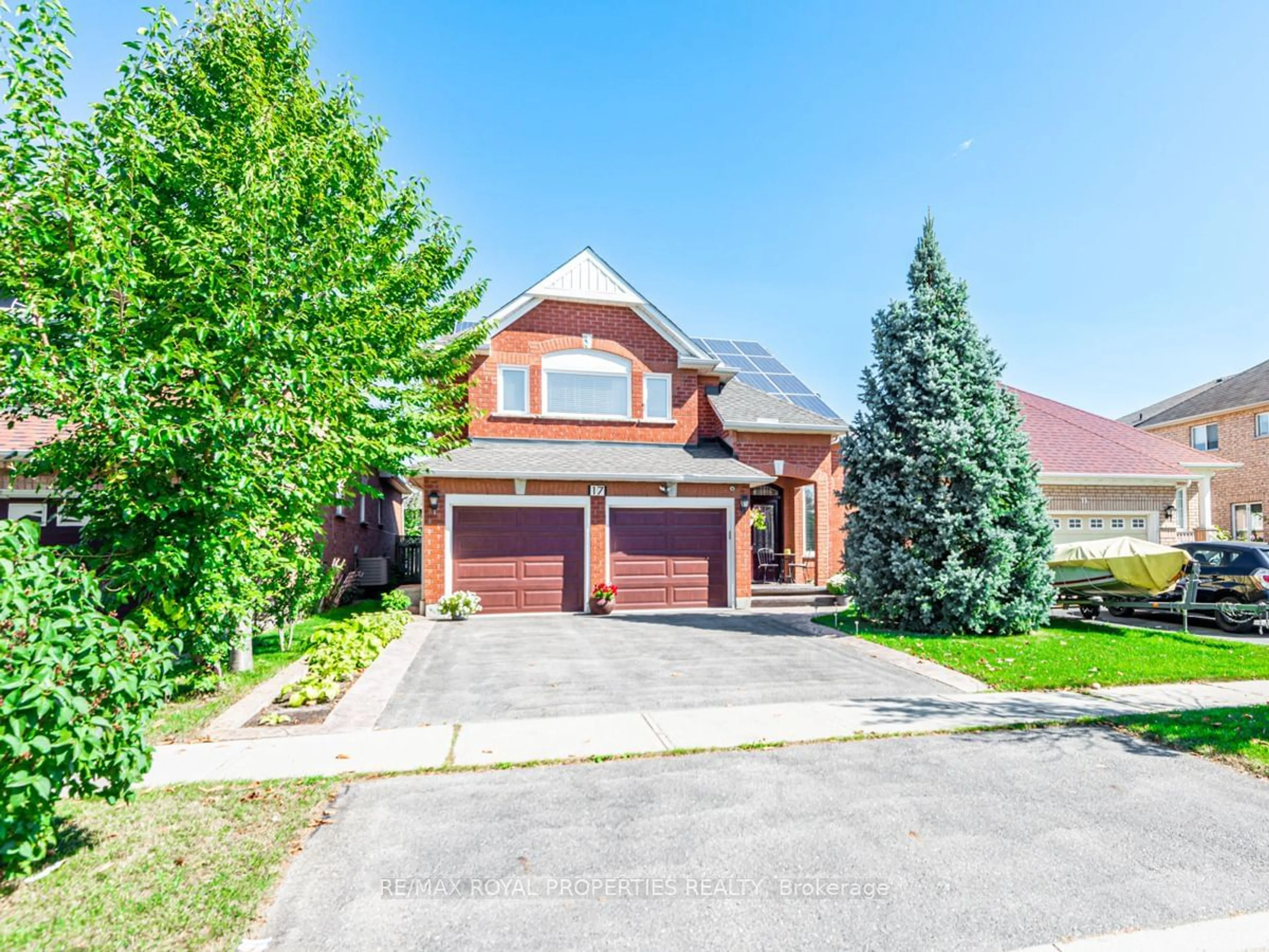 Frontside or backside of a home, the street view for 17 Ball Cres, Whitby Ontario L1P 1W6