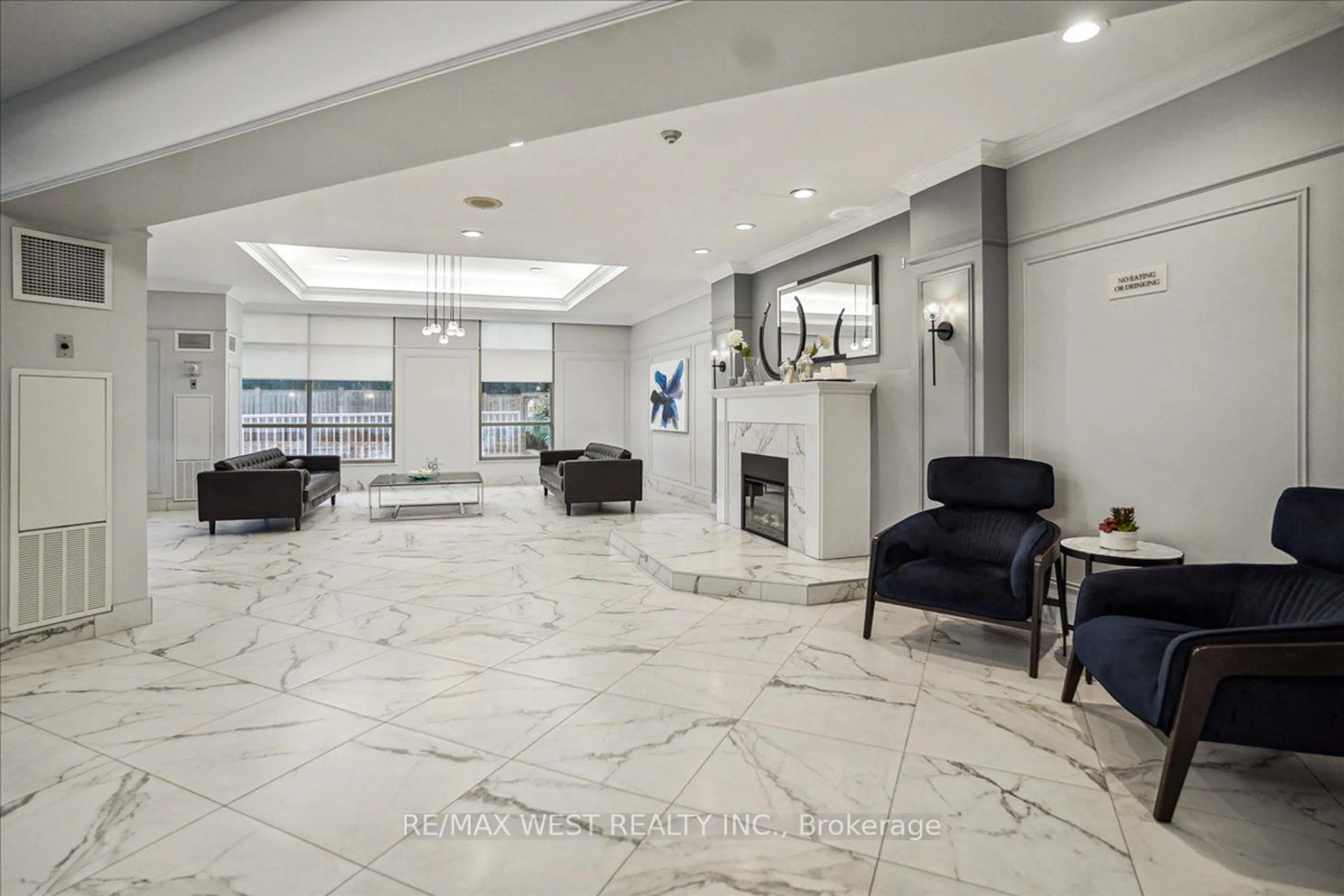 Indoor lobby, ceramic floors for 712 Rossland Rd #210, Whitby Ontario L1N 9E8