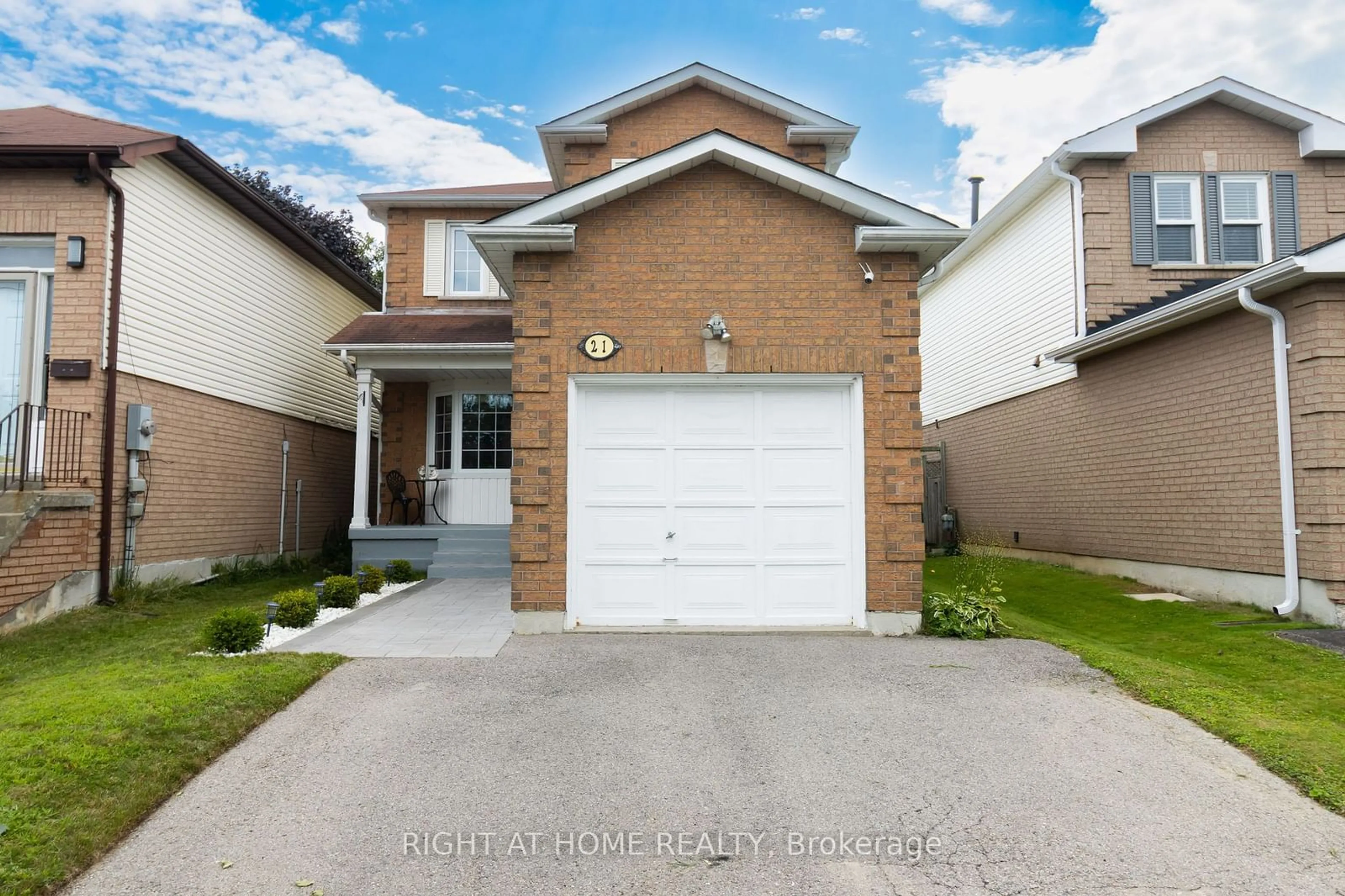 Frontside or backside of a home for 21 Moyse Dr, Clarington Ontario L1E 2V4