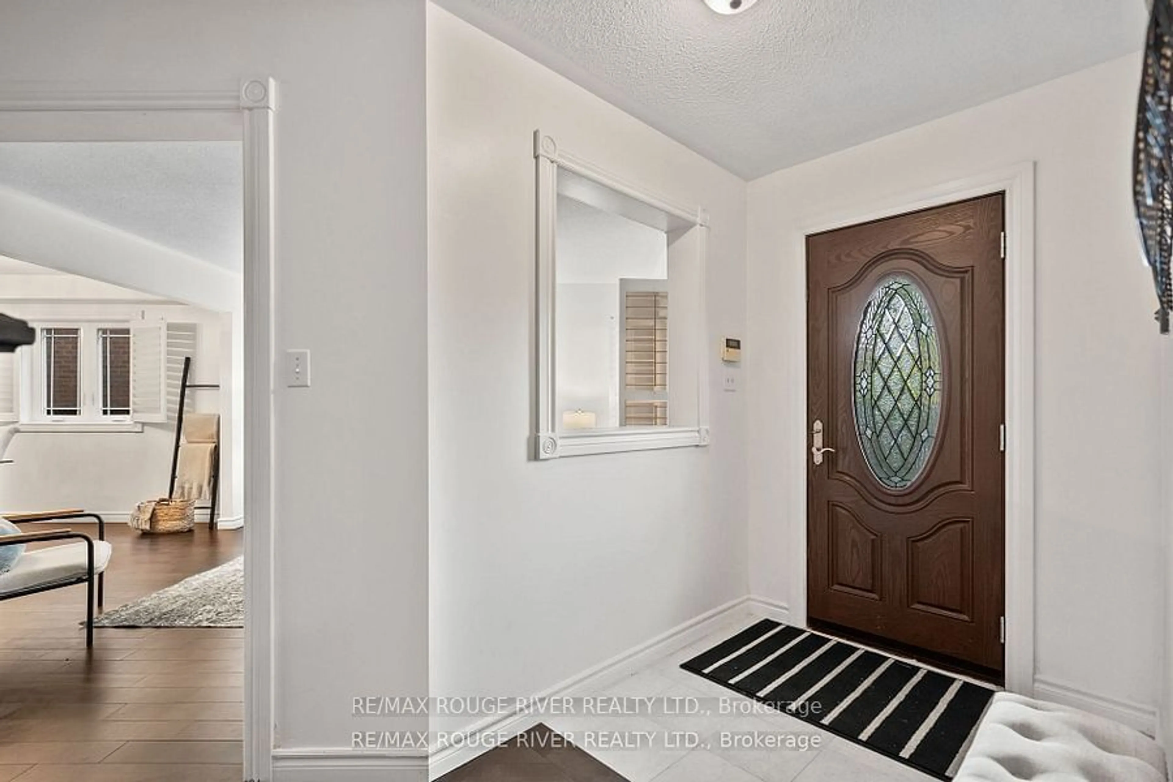 Indoor entryway, wood floors for 31 Kerrison Dr, Ajax Ontario L1Z 1K2