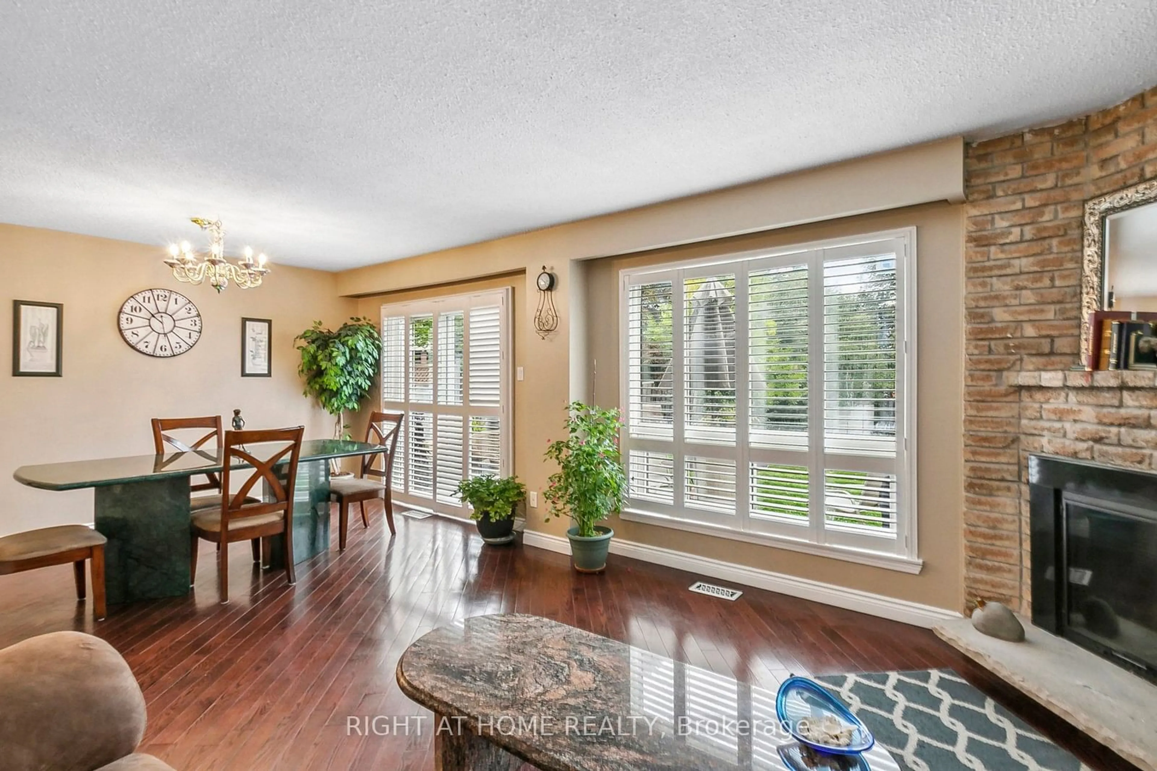 Dining room, wood floors, cottage for 258 Braymore Blvd, Toronto Ontario M1B 2G8