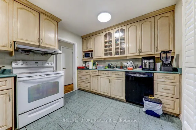 Additional property image - 8 Bonacres Ave