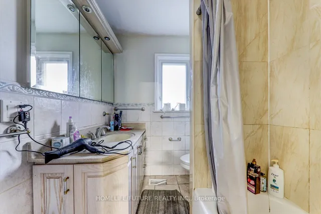 Additional property image - 8 Bonacres Ave