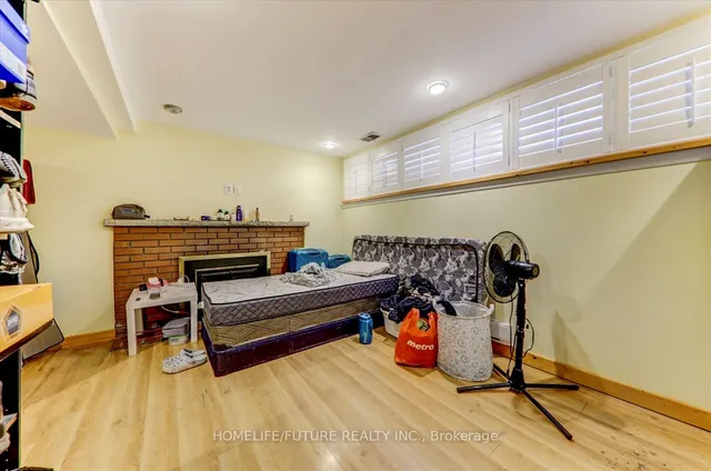 Additional property image - 8 Bonacres Ave
