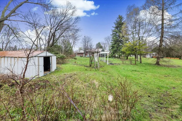Additional property image - 8 Bonacres Ave