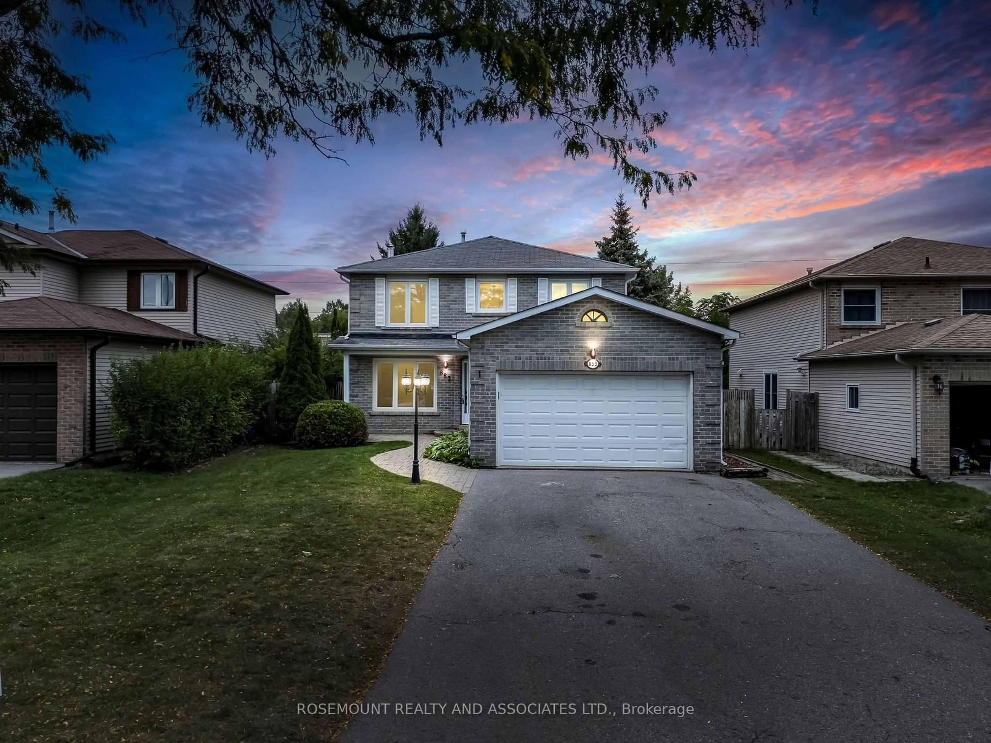 Frontside or backside of a home for 853 Crowells St, Oshawa Ontario L1K 1X8