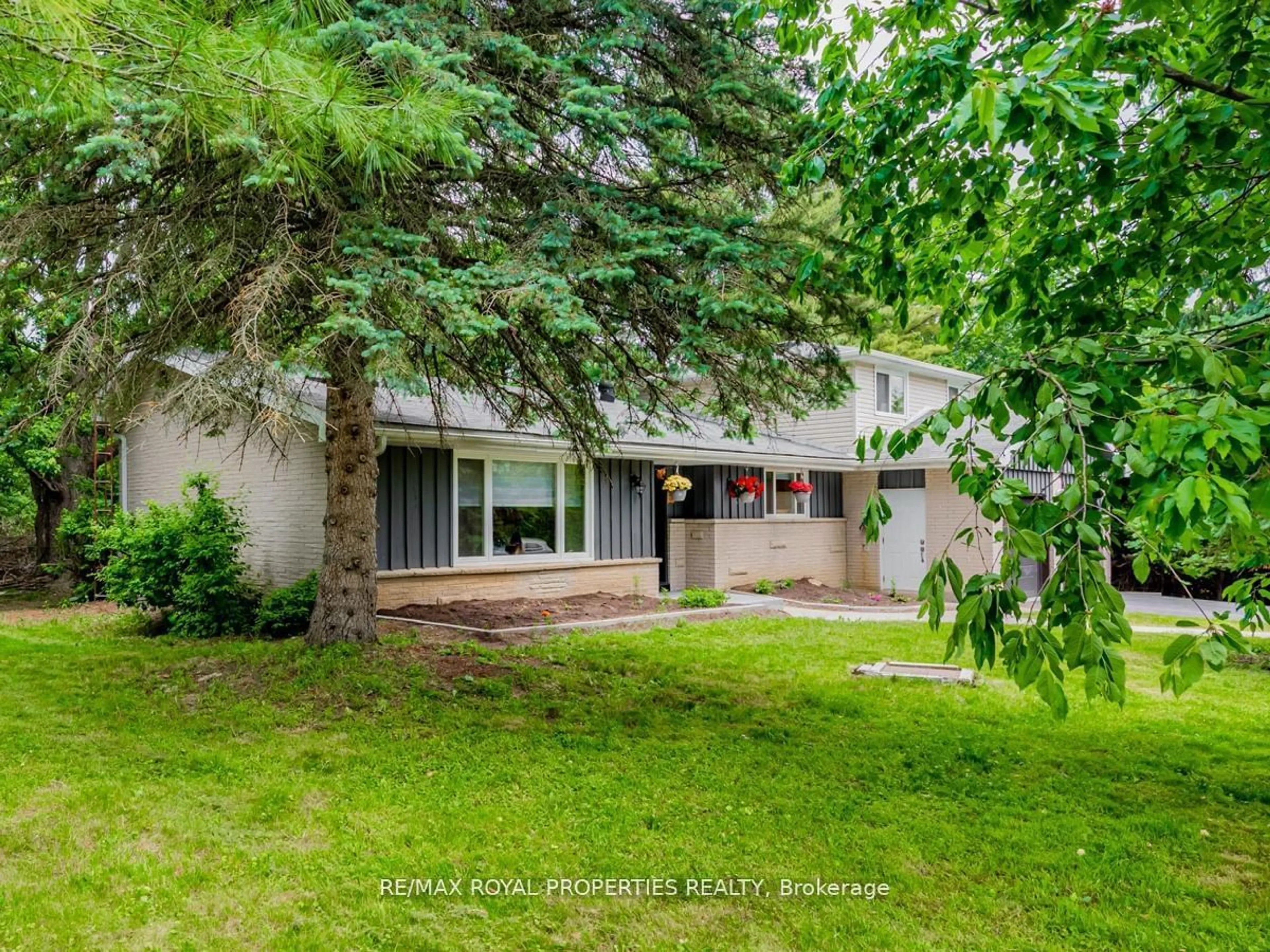 Frontside or backside of a home, the fenced backyard for 576 Bickle Dr, Oshawa Ontario L1L 1A9