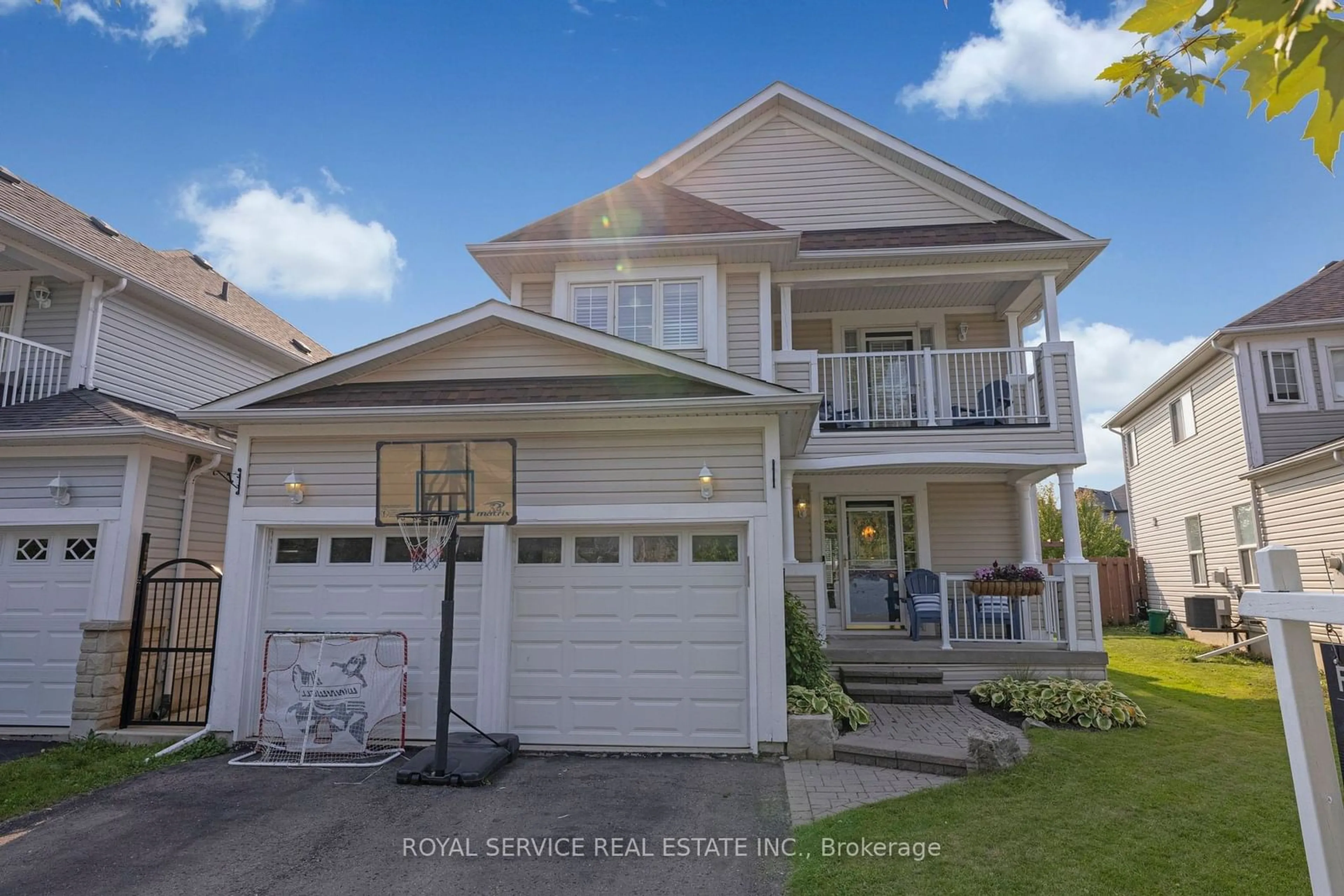 Frontside or backside of a home for 34 Stillwell Lane, Clarington Ontario L1B 1R4