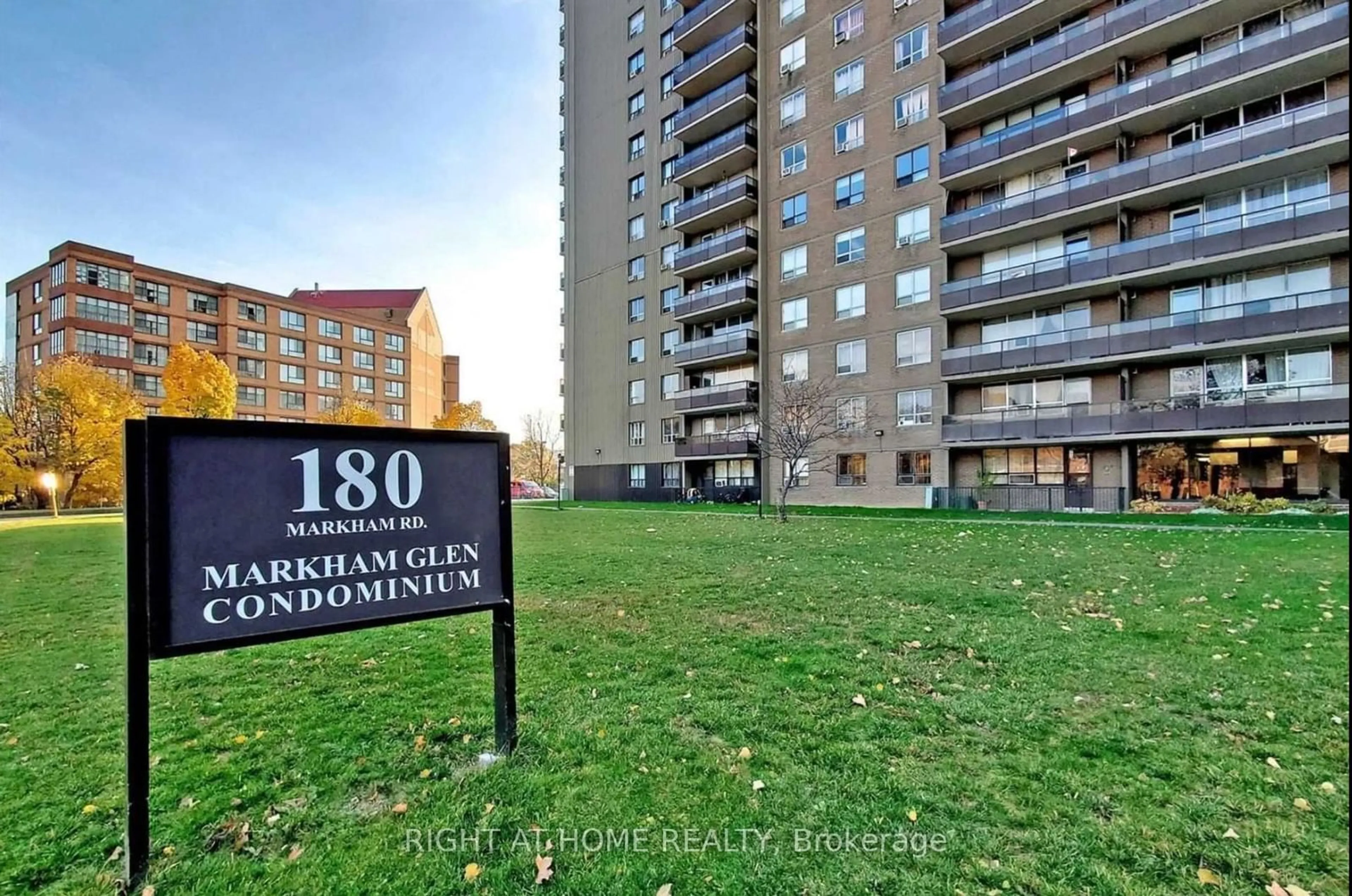 A pic from exterior of the house or condo for 180 Markham Rd #806, Toronto Ontario M1M 2Z9