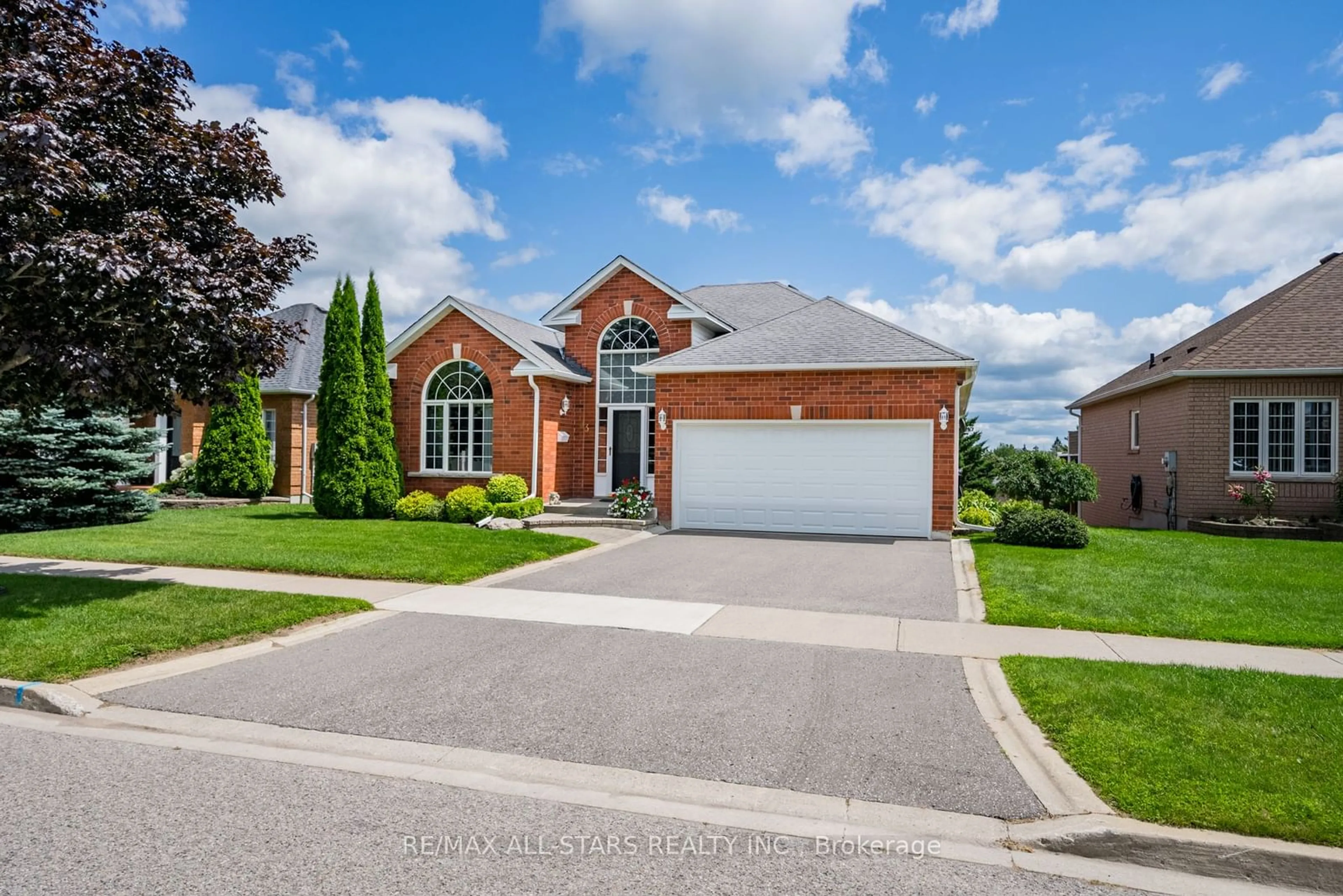 Home with brick exterior material for 83 South Garden Crt, Scugog Ontario L9L 1S3