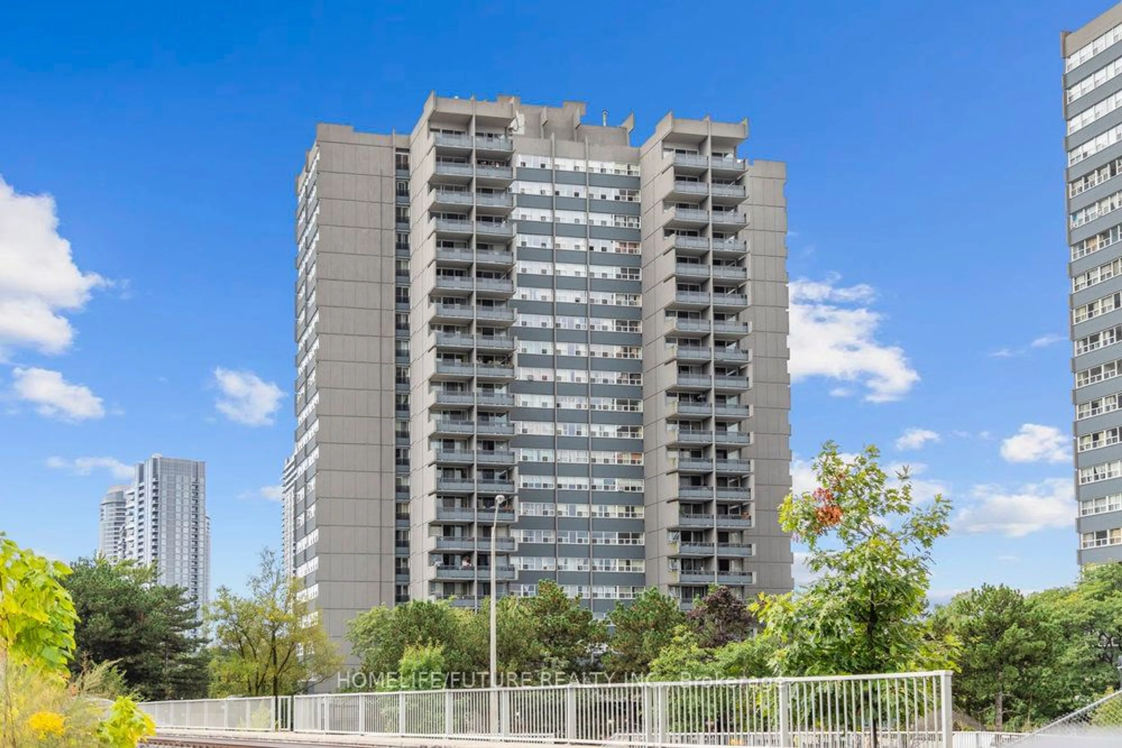 A pic from exterior of the house or condo, the front or back of building for 4101 Sheppard Ave #404, Toronto Ontario M1S 3H3