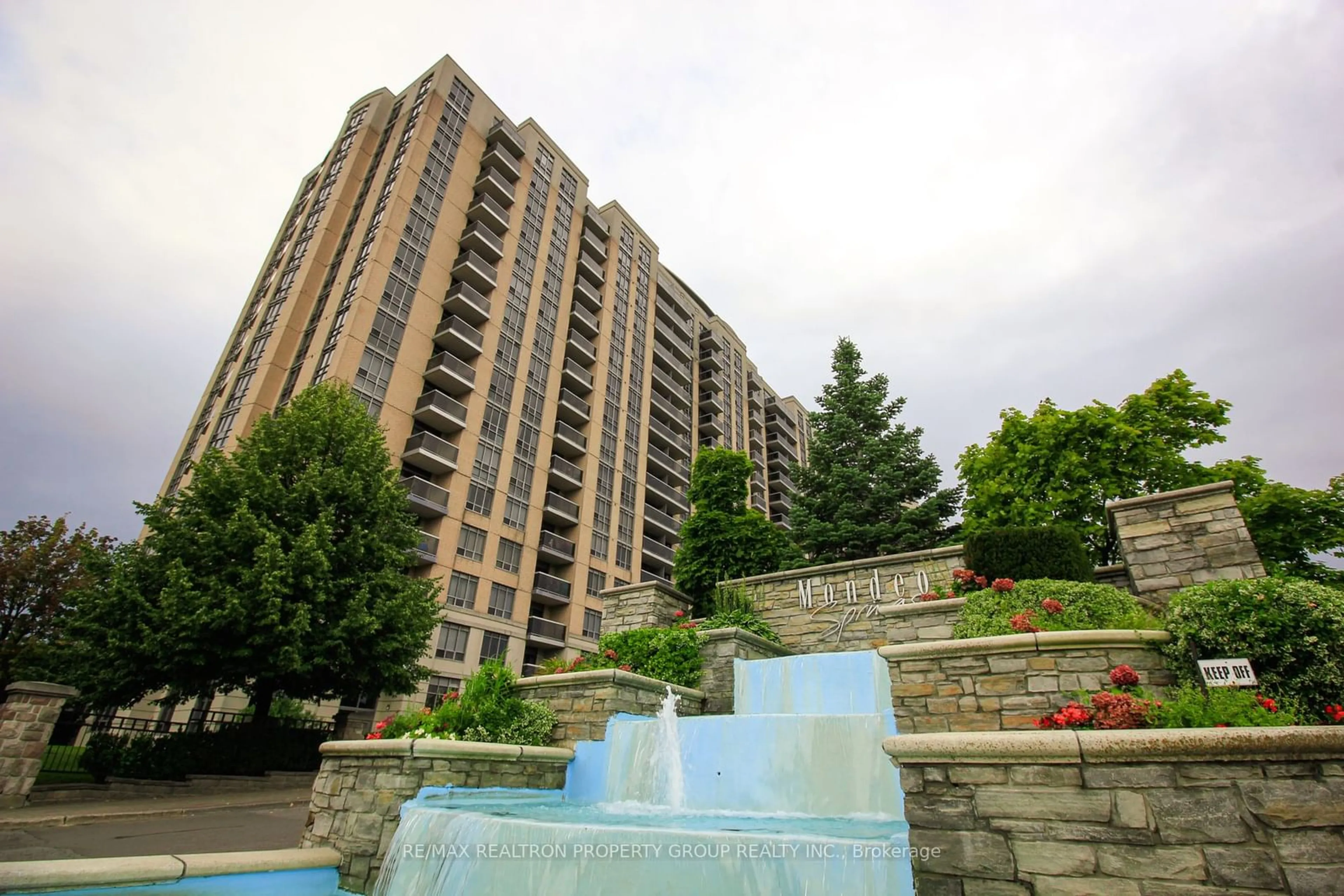 A pic from exterior of the house or condo for 8 Mondeo Dr #Ph 9, Toronto Ontario M1P 5C7