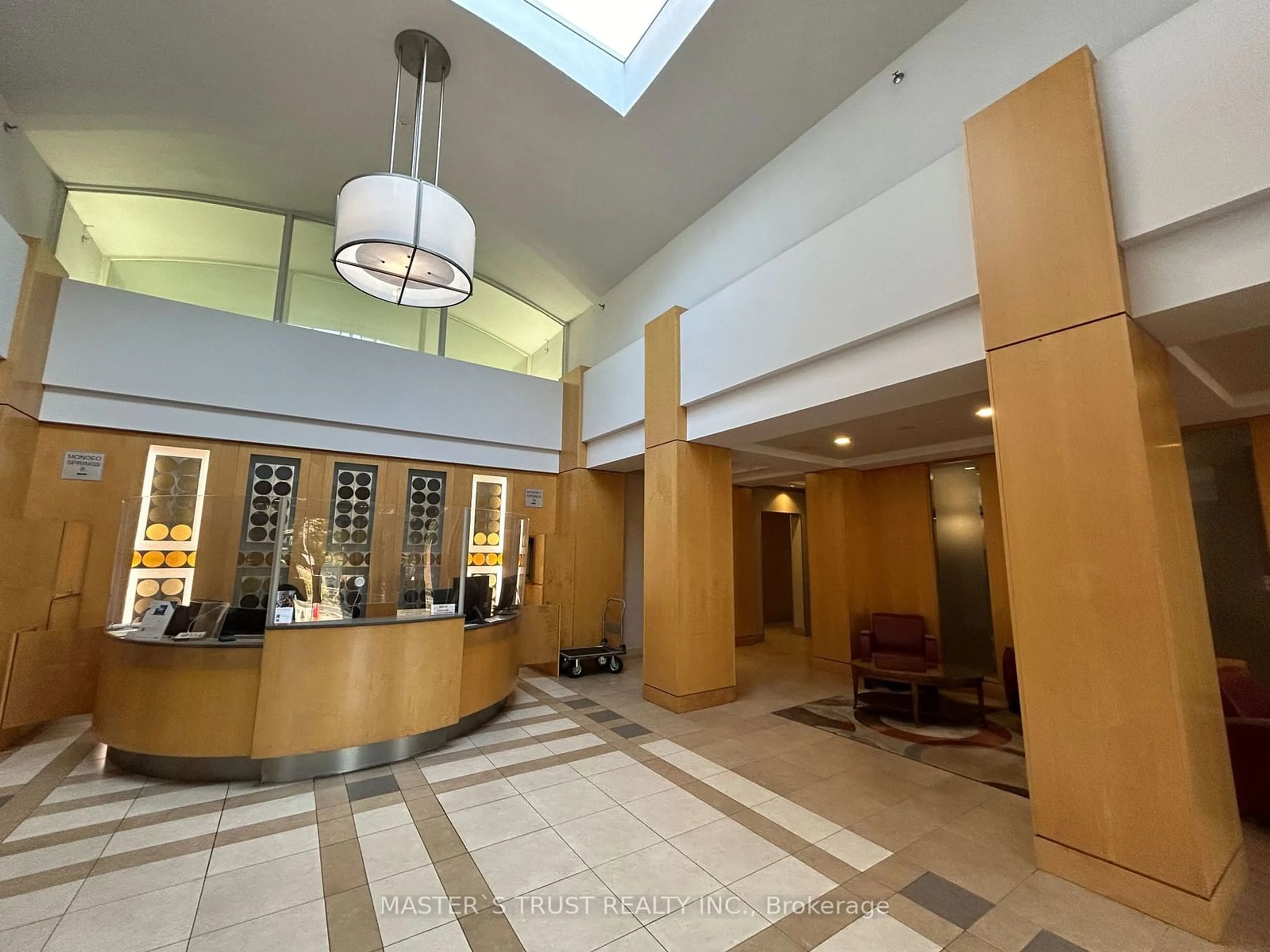 Indoor lobby for 18 Mondeo Dr #1338, Toronto Ontario M1P 5C8