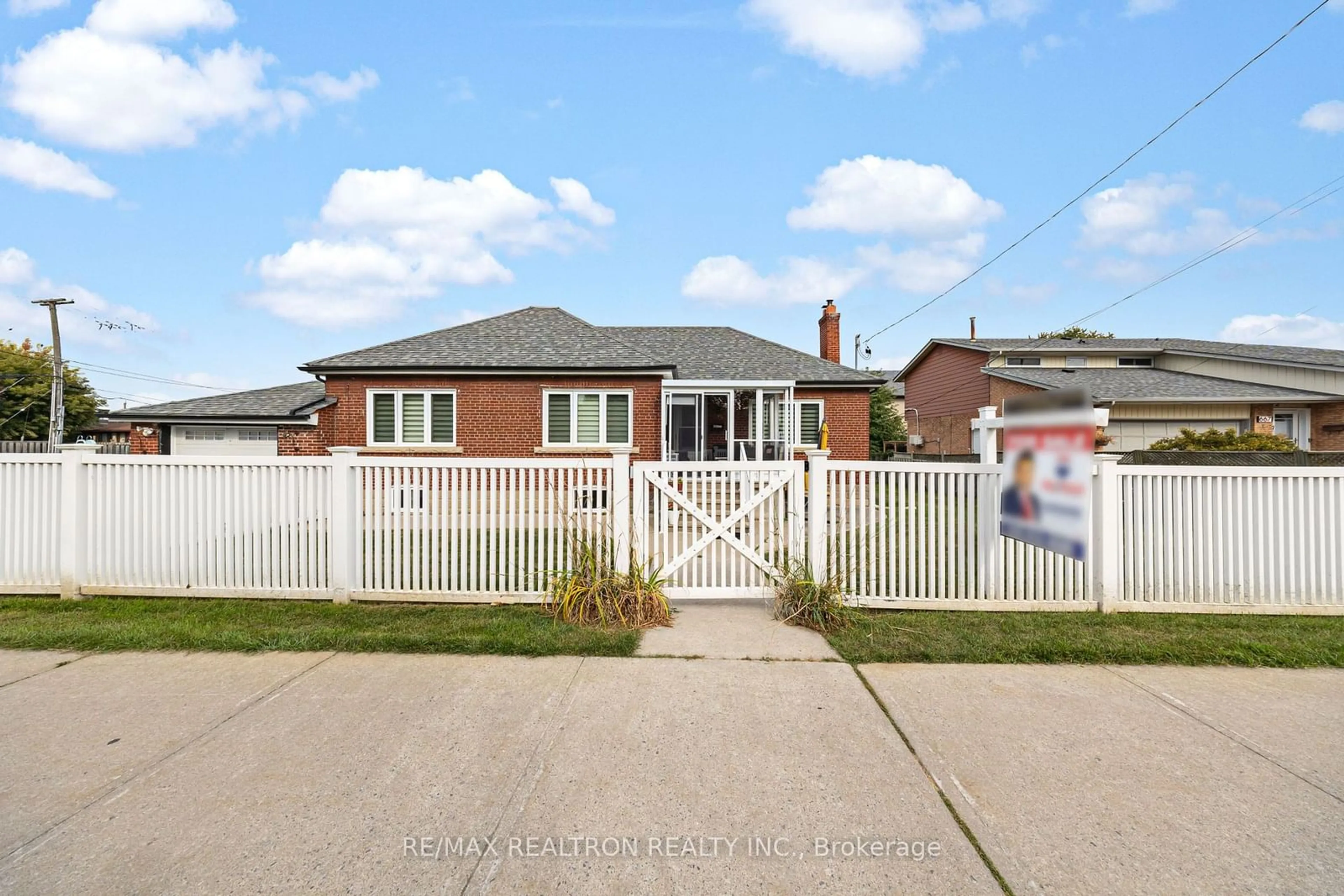 Home with brick exterior material, street for 675 Liverpool Rd, Pickering Ontario L1W 1R5