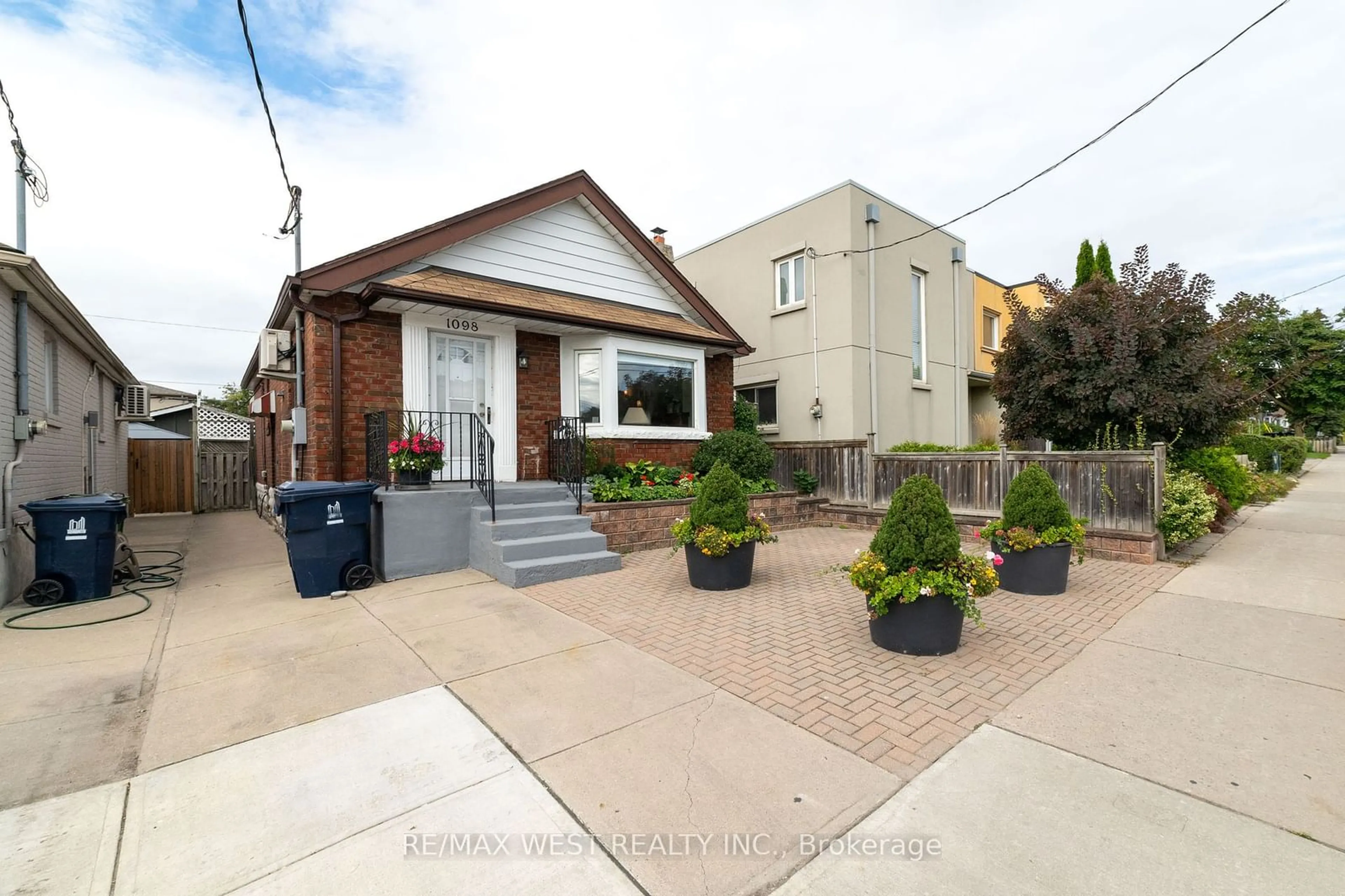 Frontside or backside of a home, the street view for 1098 Pape Ave, Toronto Ontario M4K 3W8