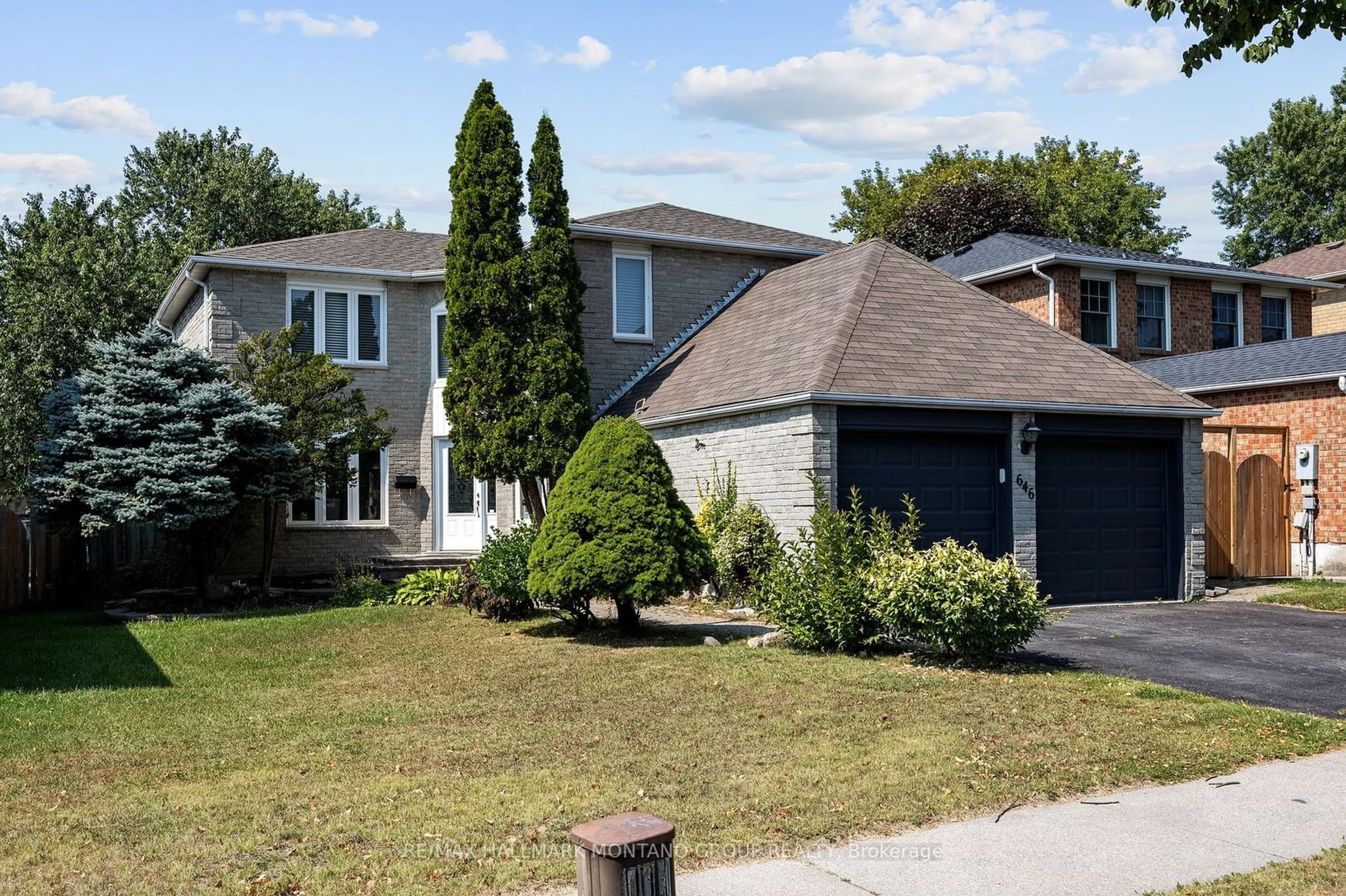 Frontside or backside of a home for 646 Foxwood Tr, Pickering Ontario L1V 3X7