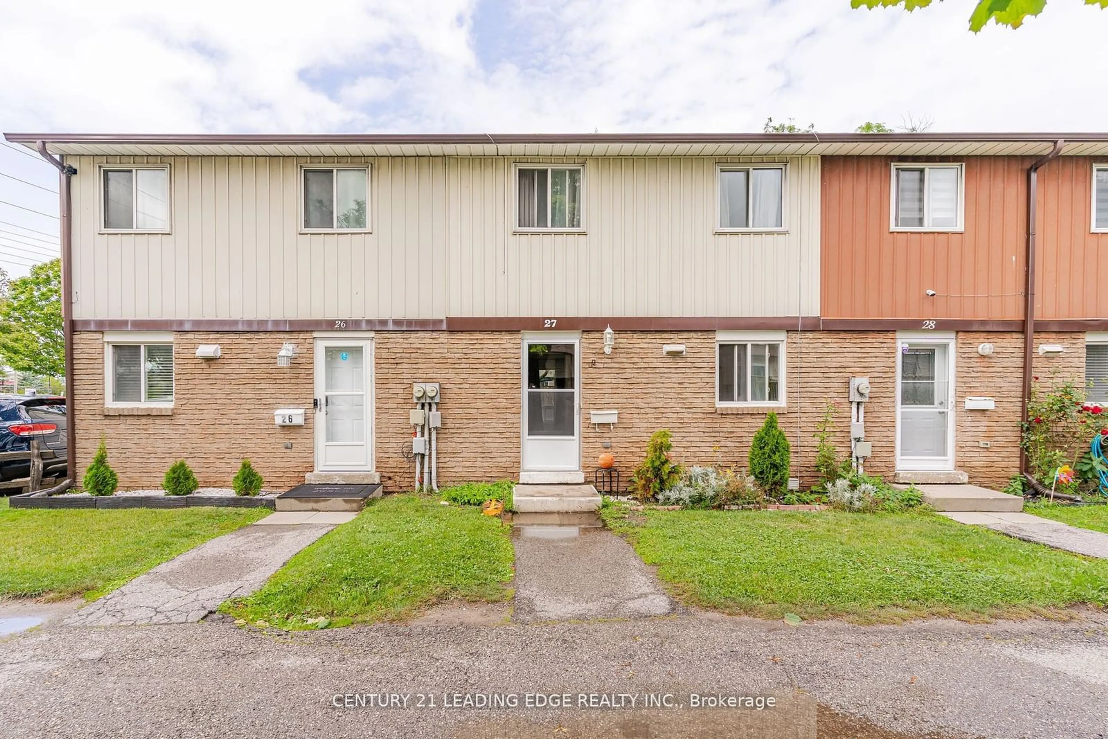 A pic from exterior of the house or condo for 540 Dorchester Dr #27, Oshawa Ontario L1J 6M5