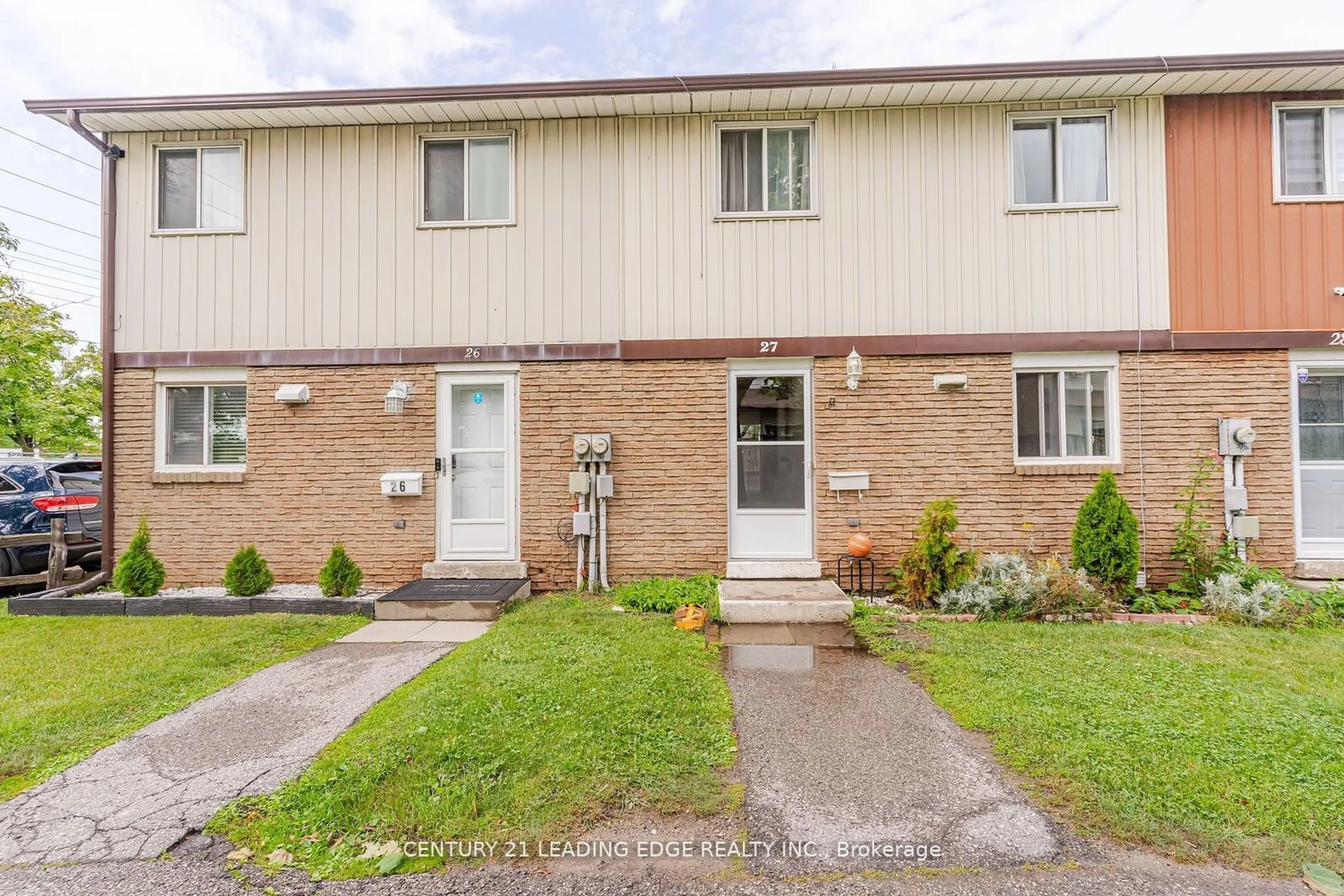 A pic from exterior of the house or condo, the street view for 540 Dorchester Dr #27, Oshawa Ontario L1J 6M5