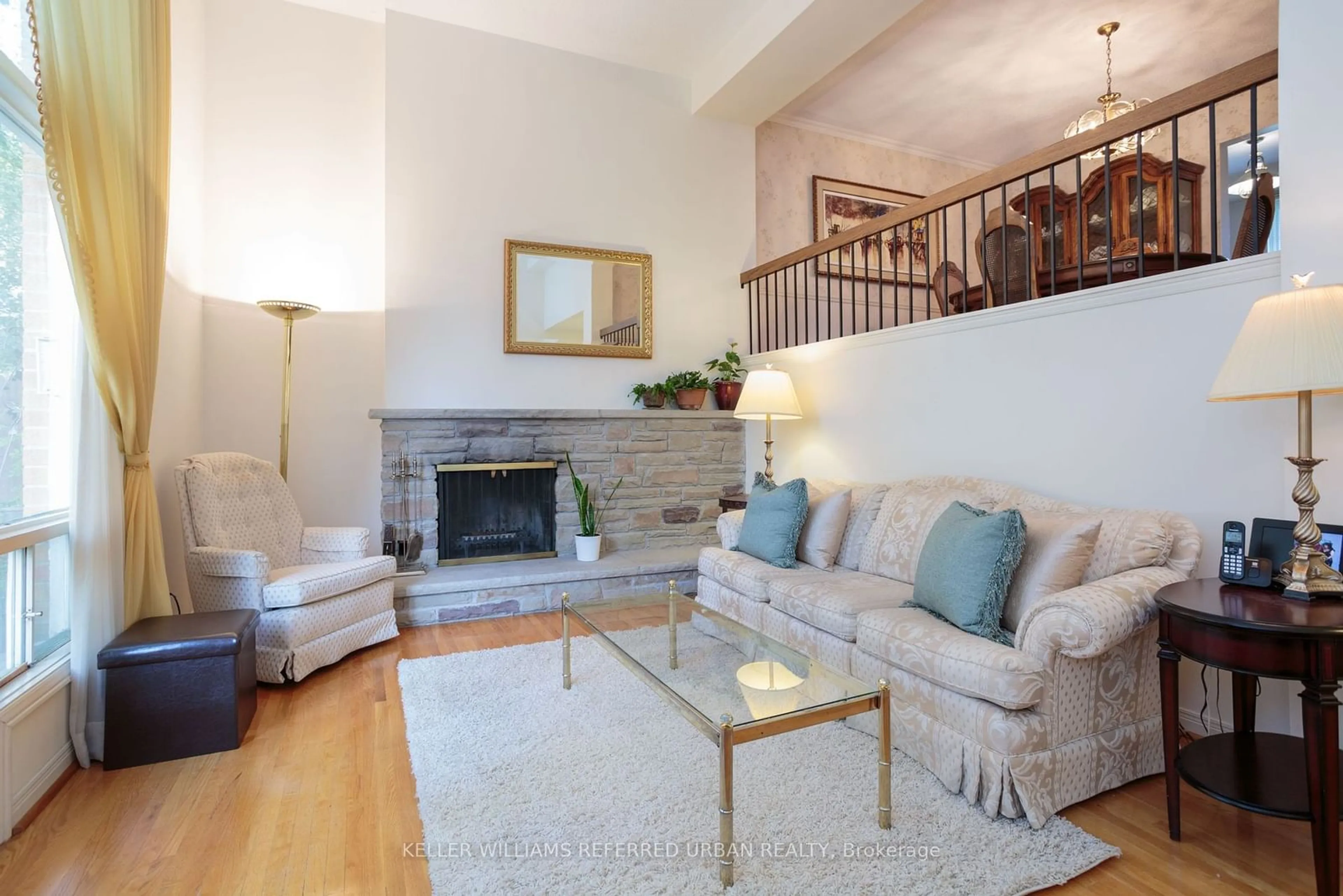 Living room for 1122 Huntingwood Dr, Toronto Ontario M1S 3H9