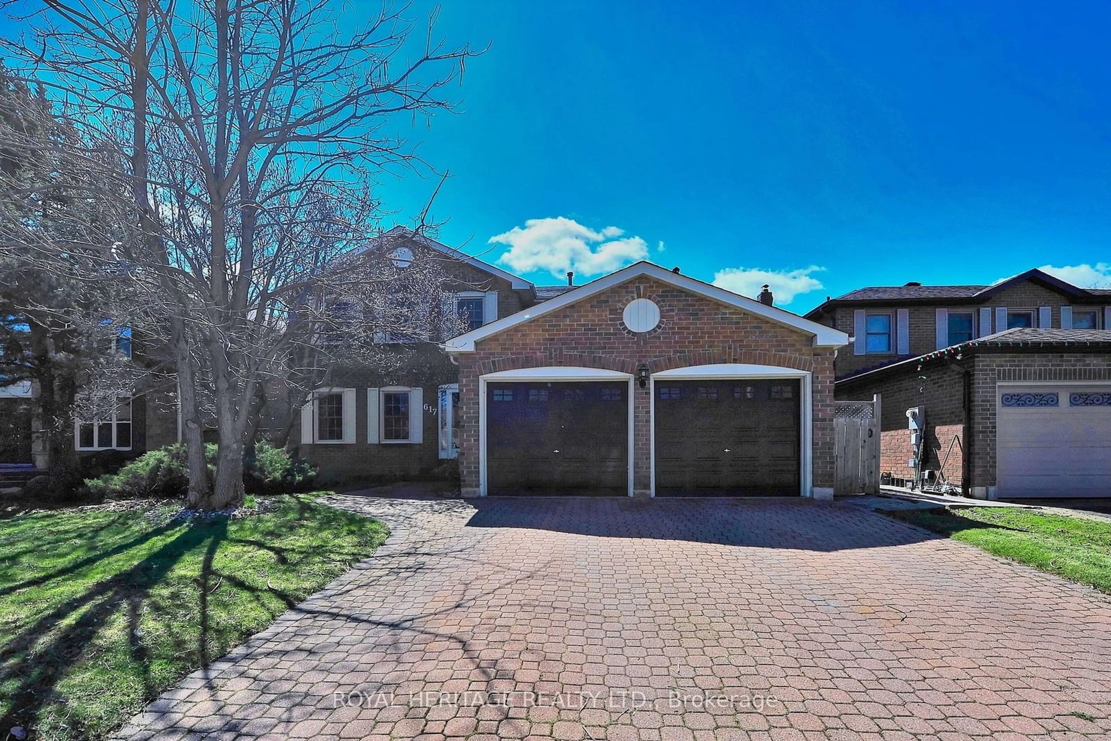 Frontside or backside of a home, the street view for 617 Weyburn Sq, Pickering Ontario L1V 3V3