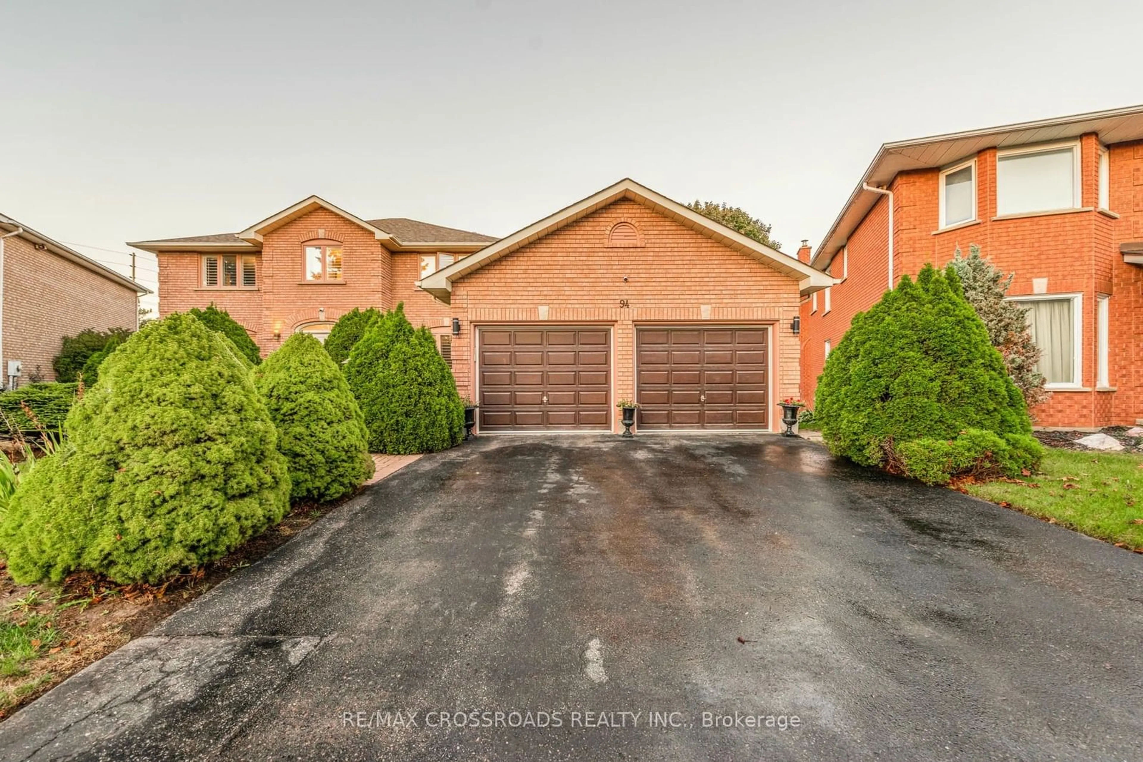 Frontside or backside of a home, the street view for 94 Samac Tr, Oshawa Ontario L1G 7W1