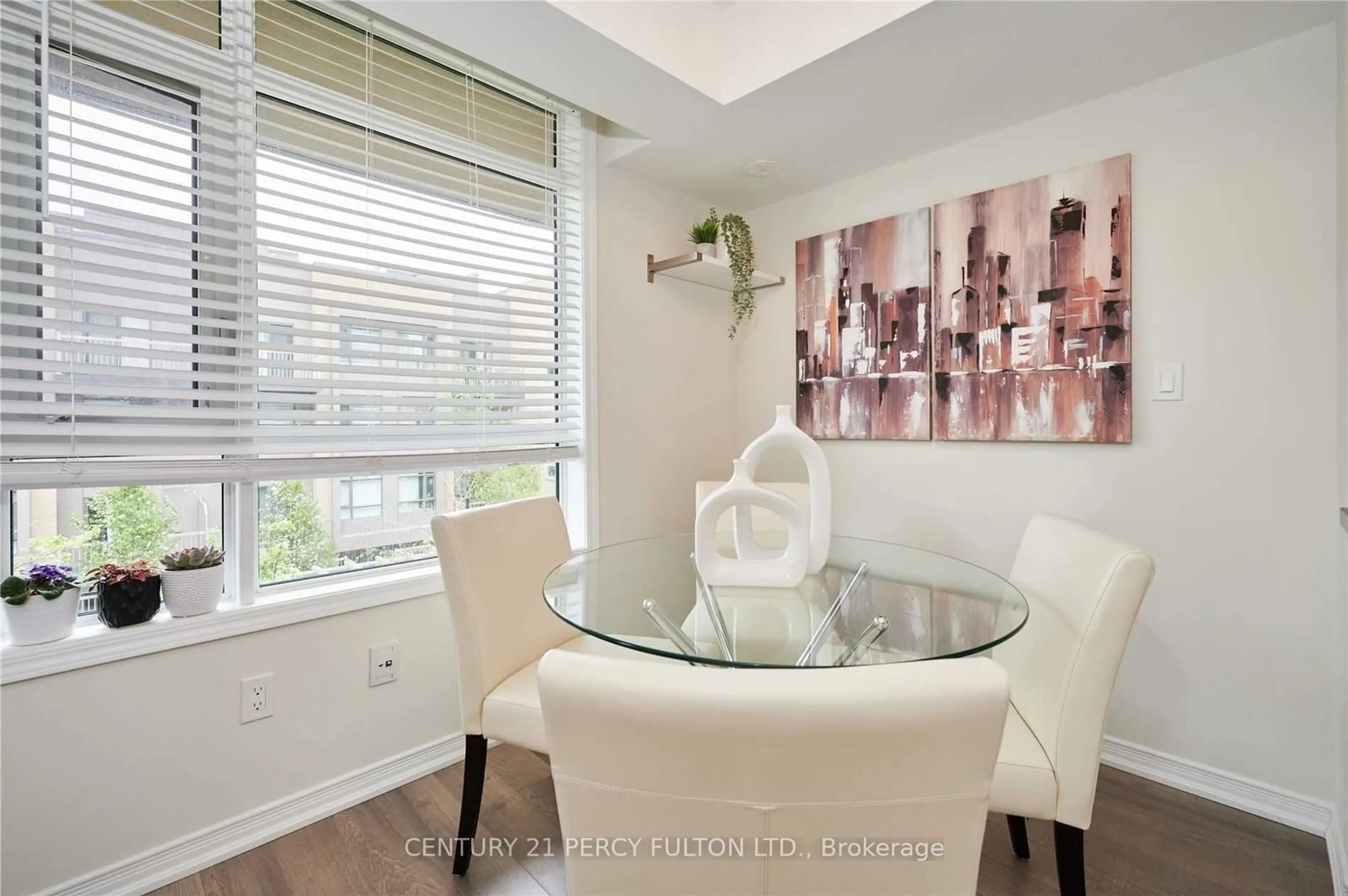 Dining room, wood floors for 90 Orchid Place Dr #315, Toronto Ontario M1B 0C4