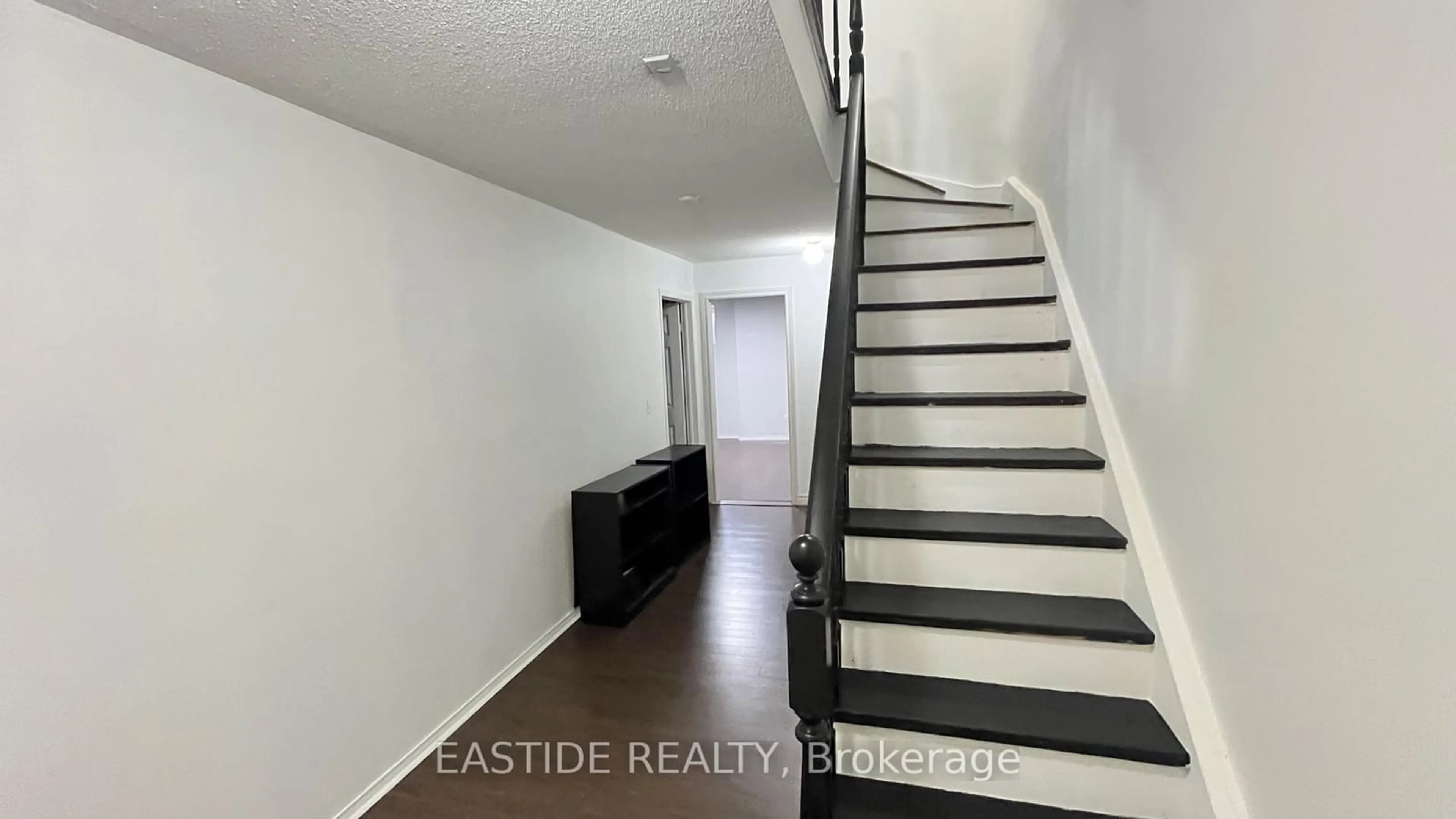 Indoor entryway, not visible floor for 83 Mondeo Dr #168, Toronto Ontario M1P 5B6