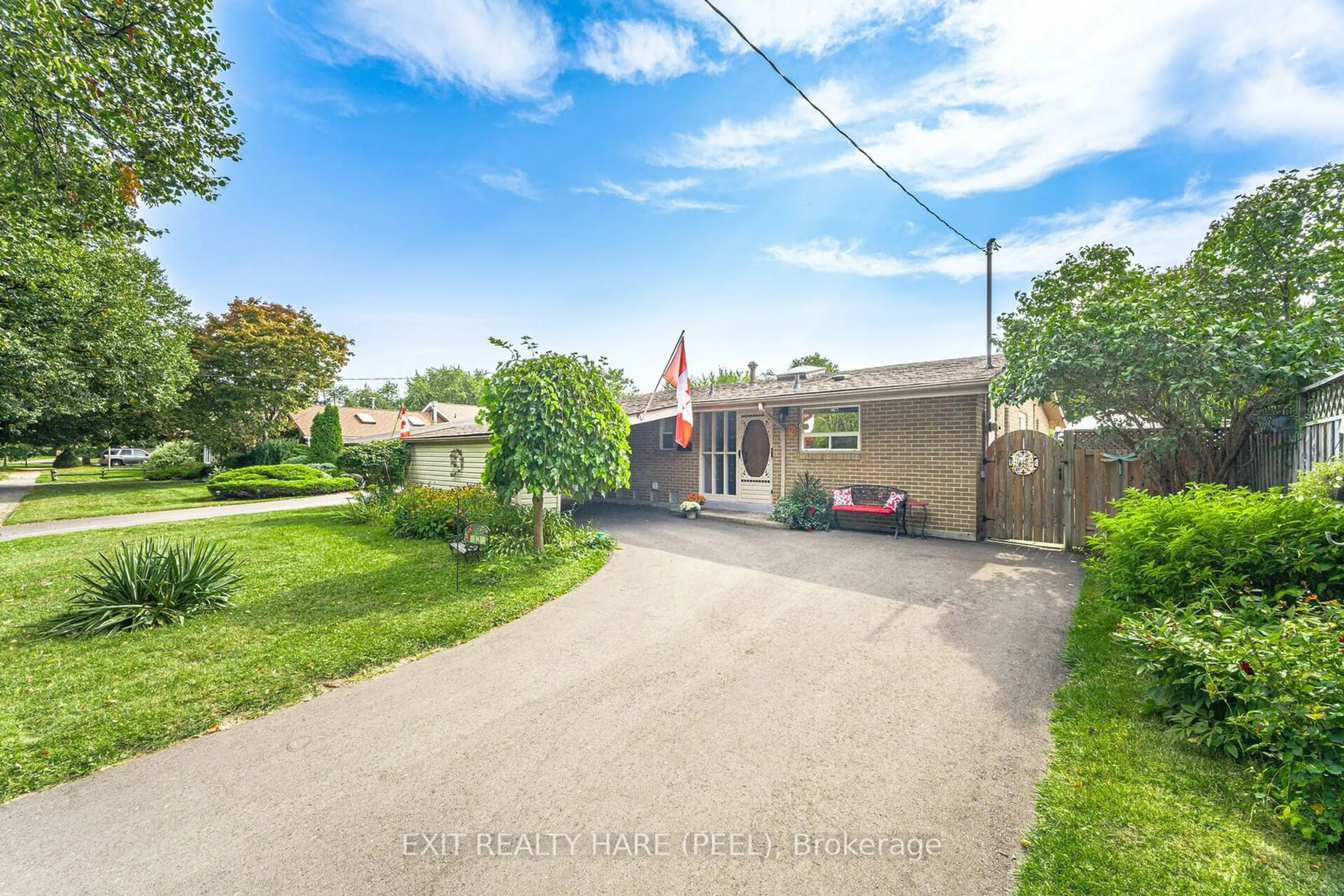 A pic from exterior of the house or condo for 12 Oakley Blvd, Toronto Ontario M1P 3P2