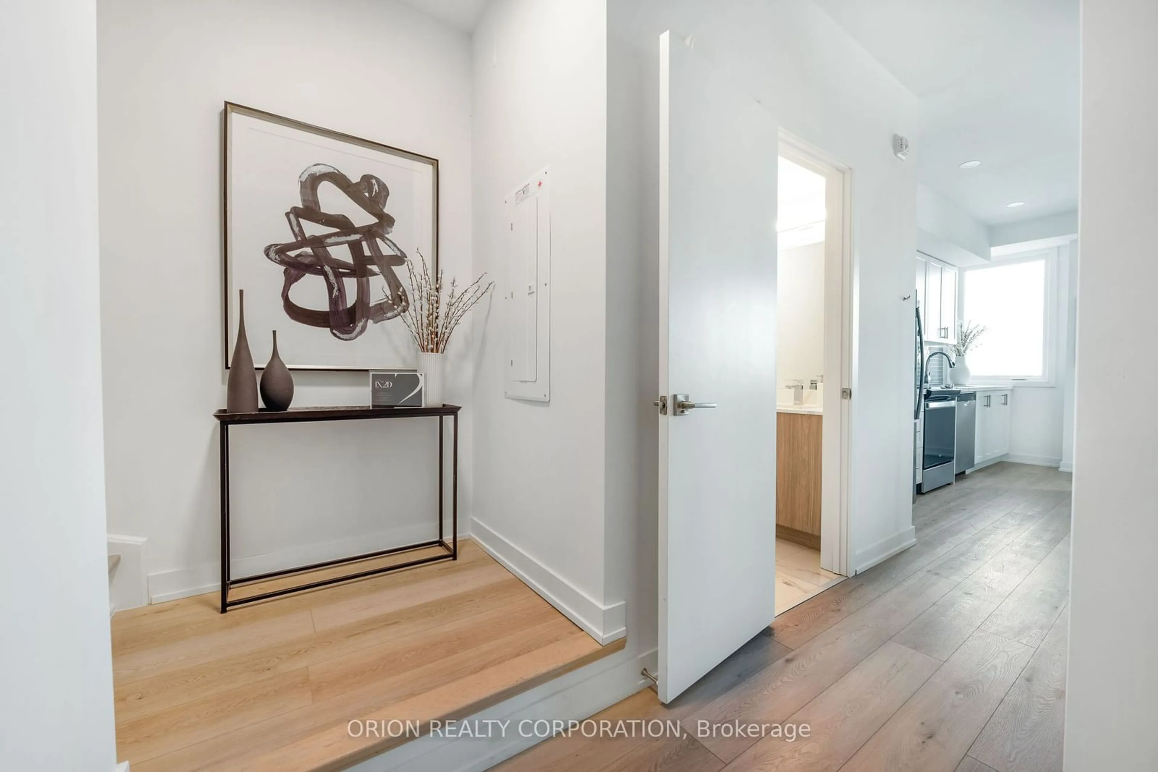 Indoor entryway, wood floors for 1455 O'Connor Dr #23, Toronto Ontario M4B 2V5