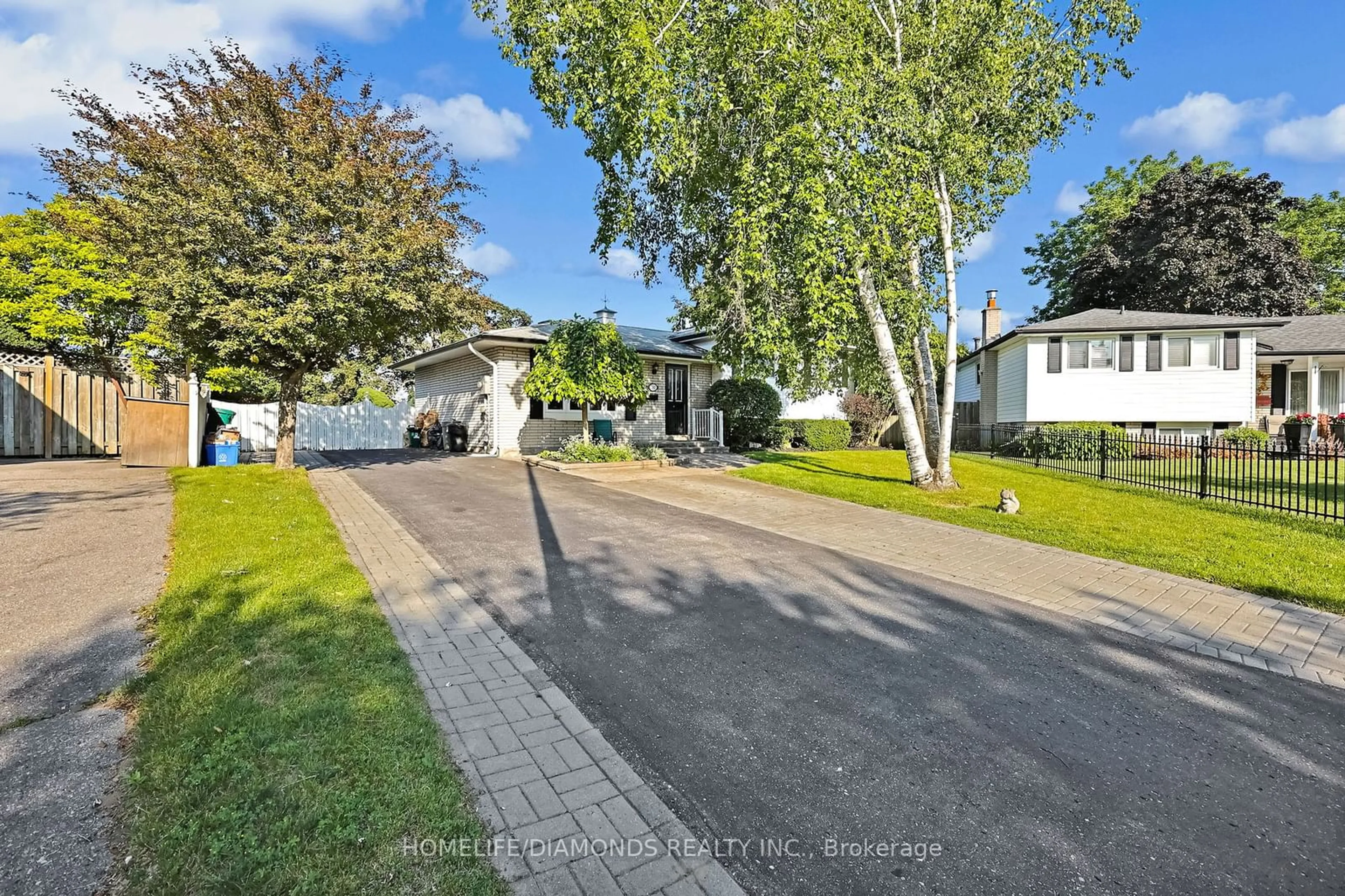 Street view for 791 ARDEN Crt, Oshawa Ontario L1G 1X8