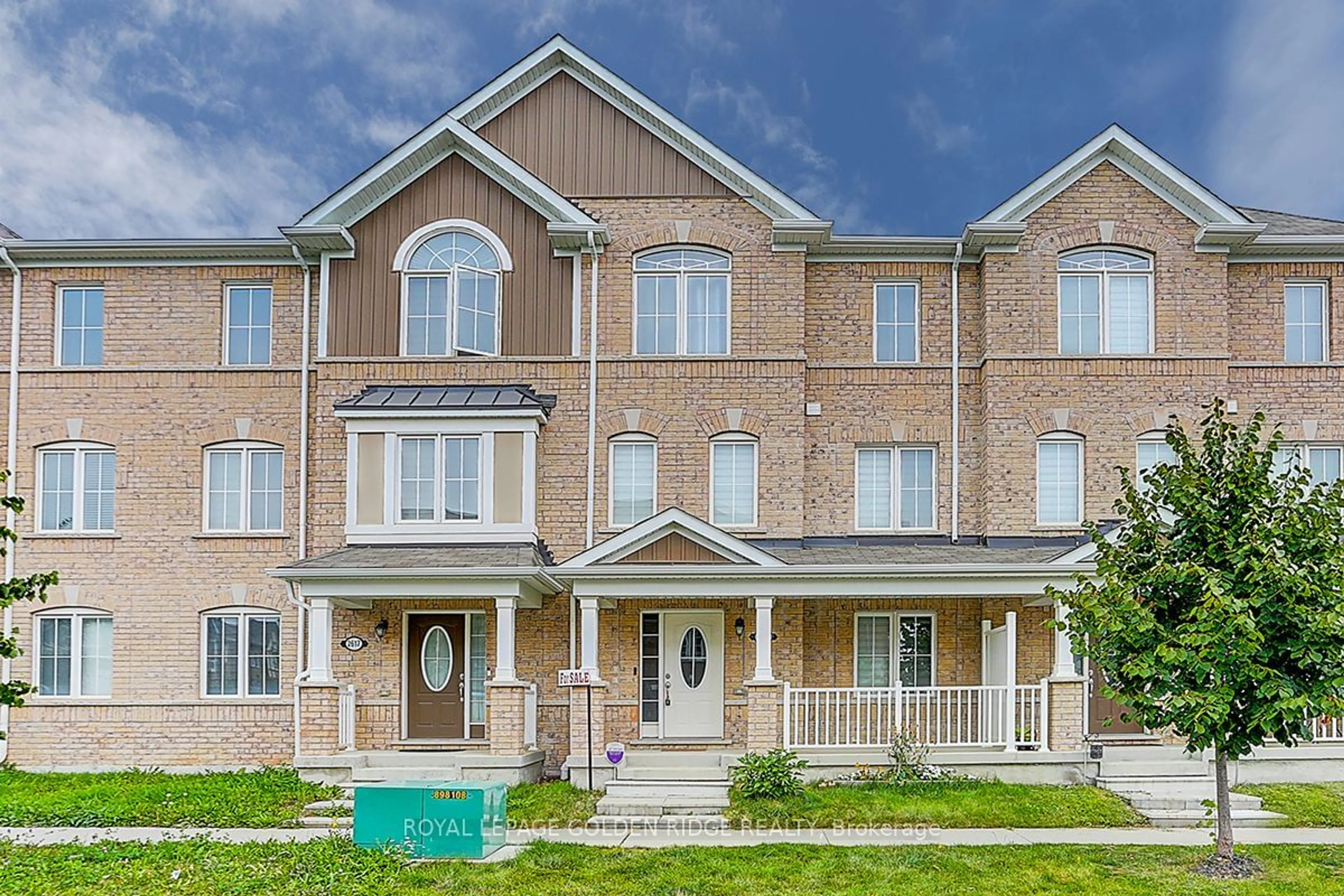 A pic from exterior of the house or condo for 2615 Toffee St, Pickering Ontario L1X 0E7