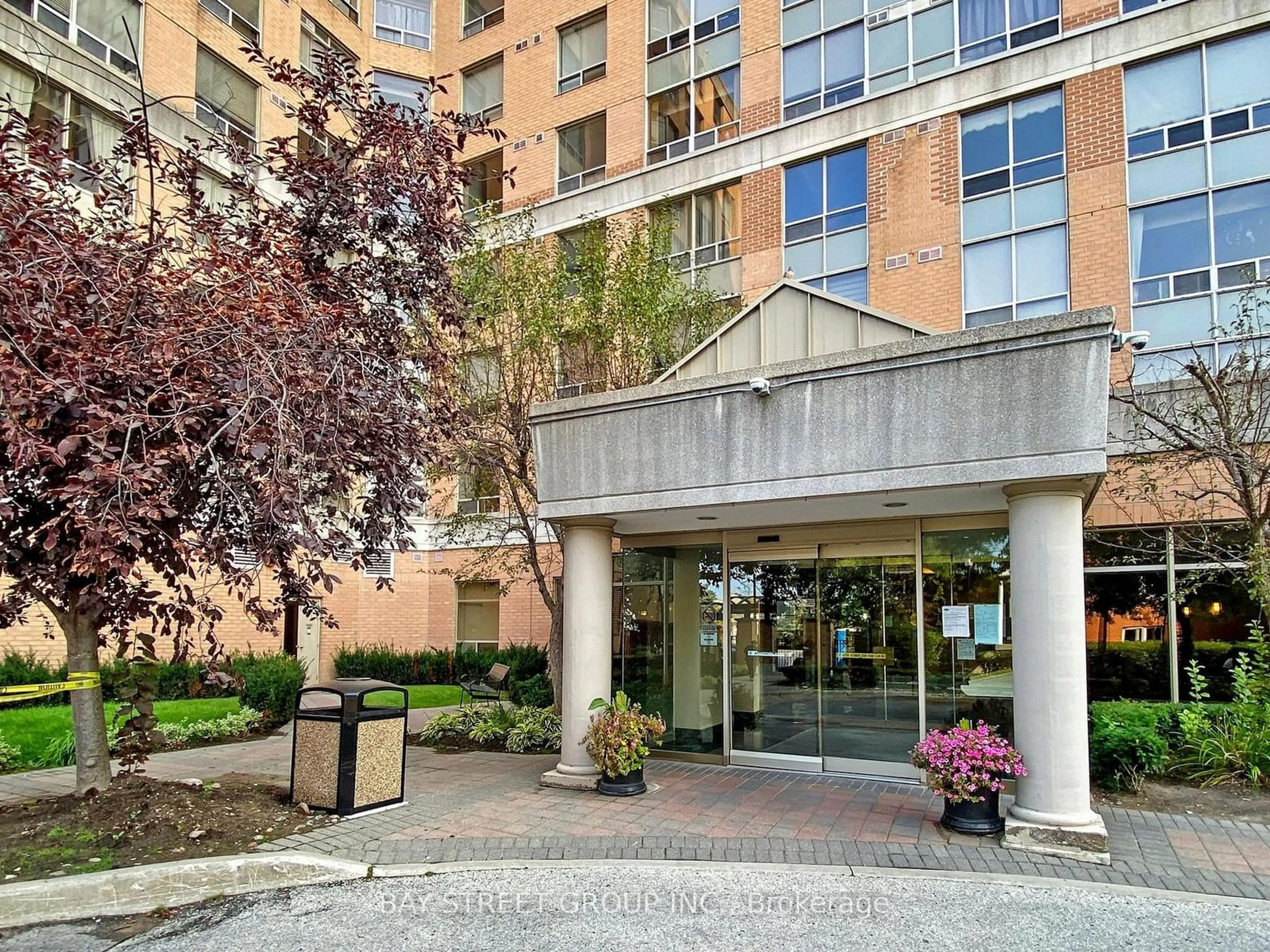 Indoor foyer for 1883 Mcnicoll Ave #1119, Toronto Ontario M1V 5M3