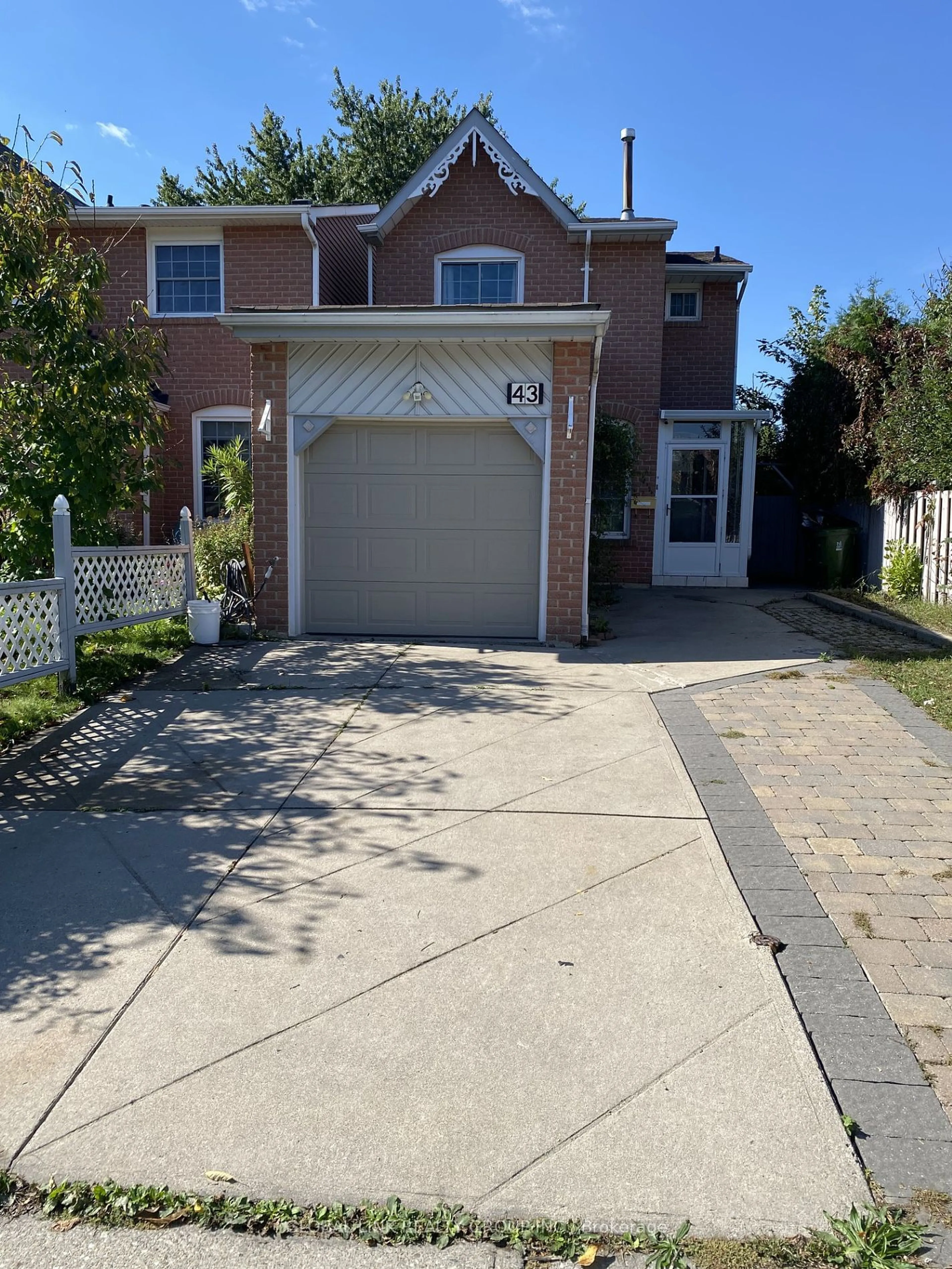 Frontside or backside of a home, the street view for 43 James Park Sq, Toronto Ontario M1V 2E7